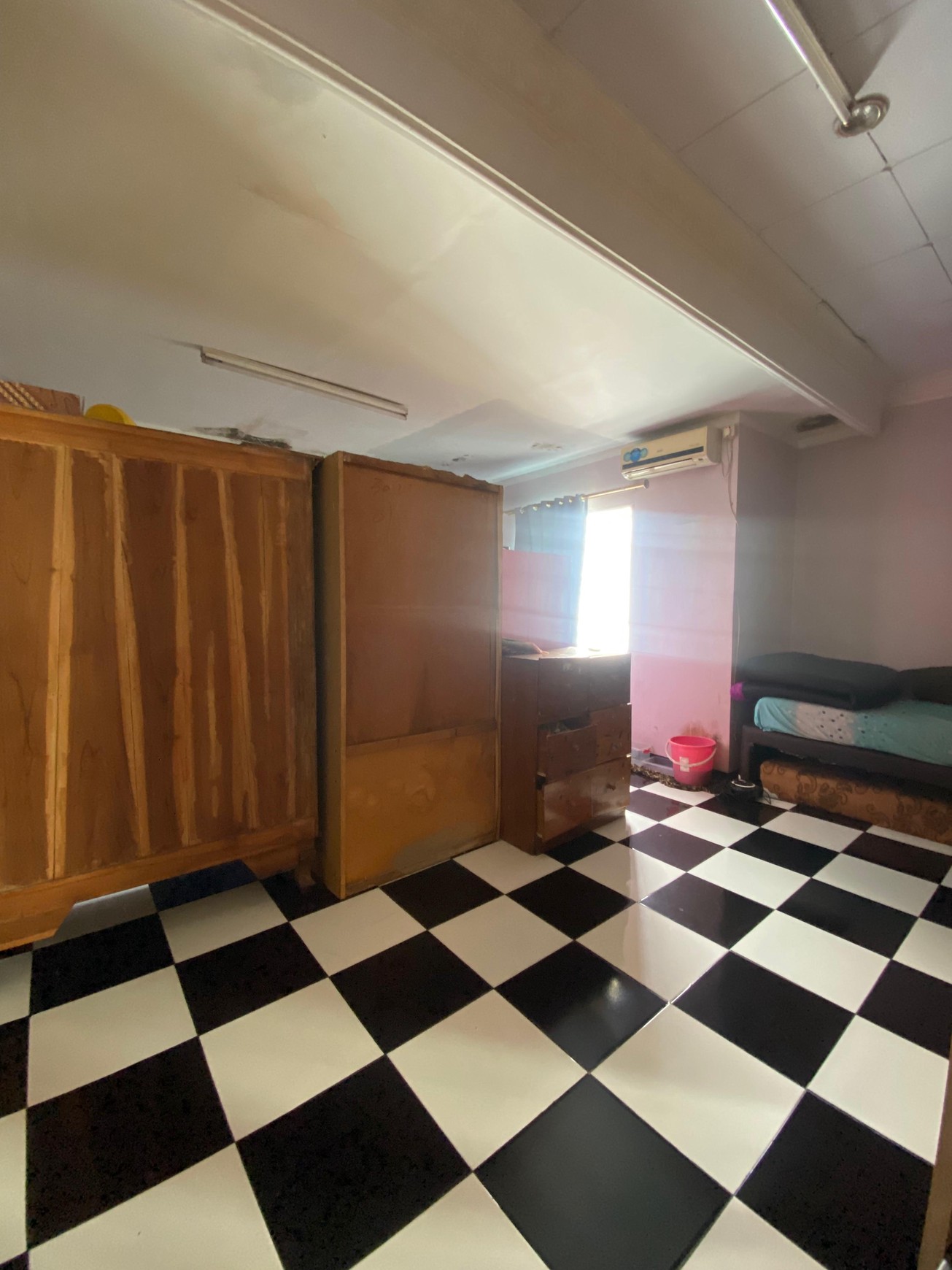 Rumah Minimalis di Villa Cinere Mas Luas 500 m2 Posisi Hook