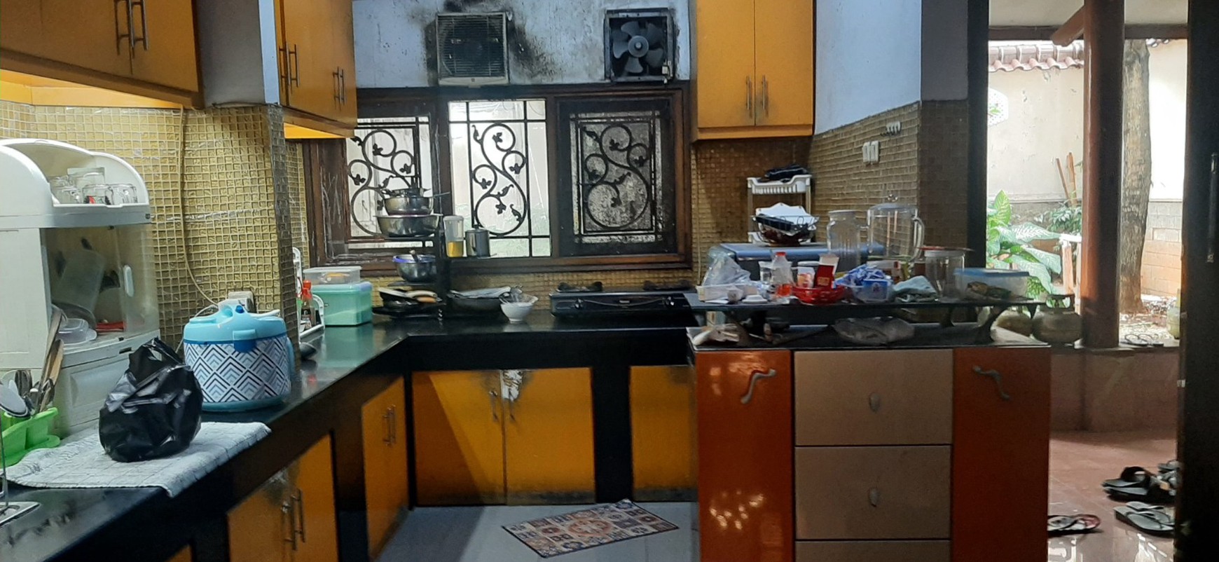 Rumah 2 Lantai, ada pool diantara Permata Hijau dan Kebayoran Lama Jakarta Selatan...