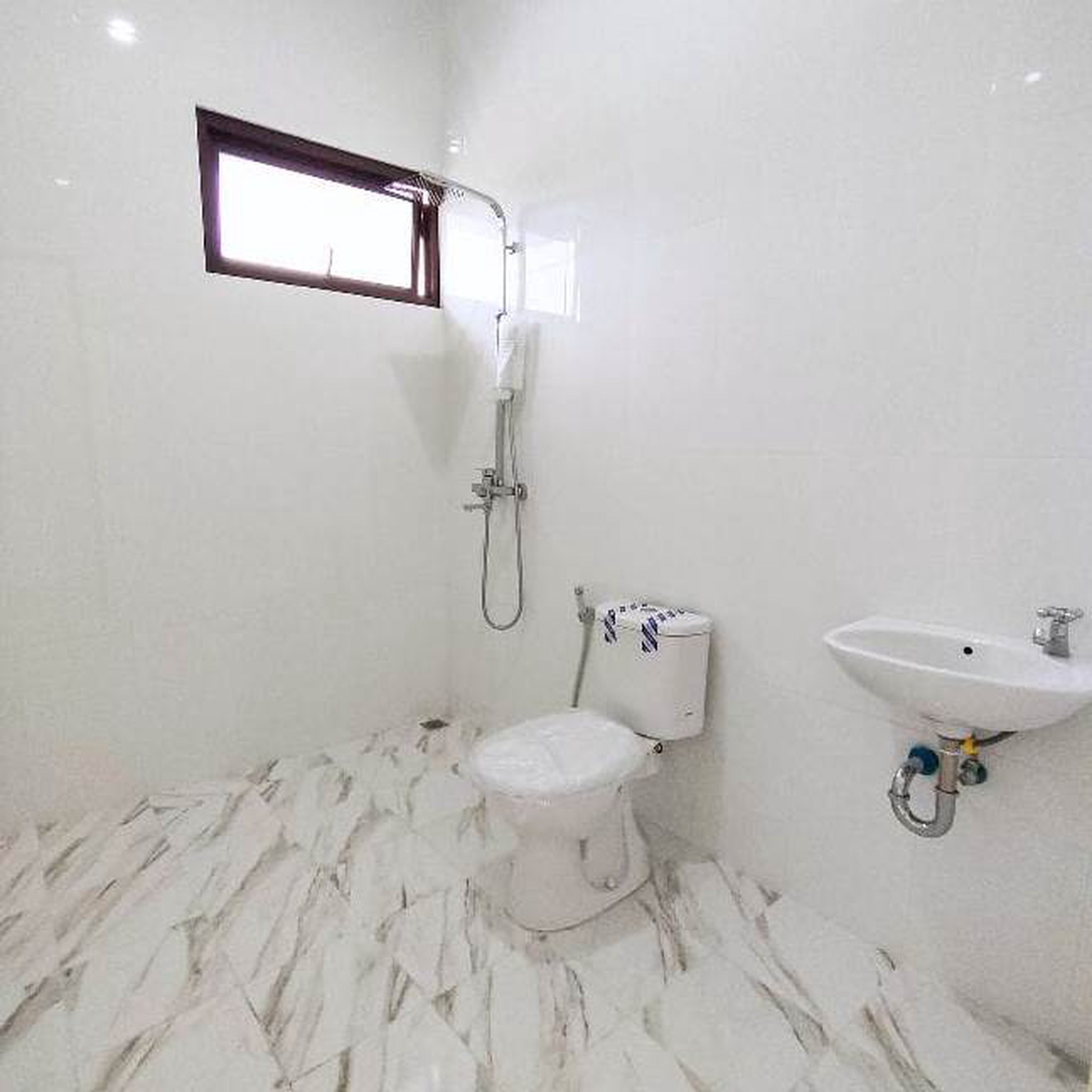 Rumah Brand New,dalam Cluster di Cipadu