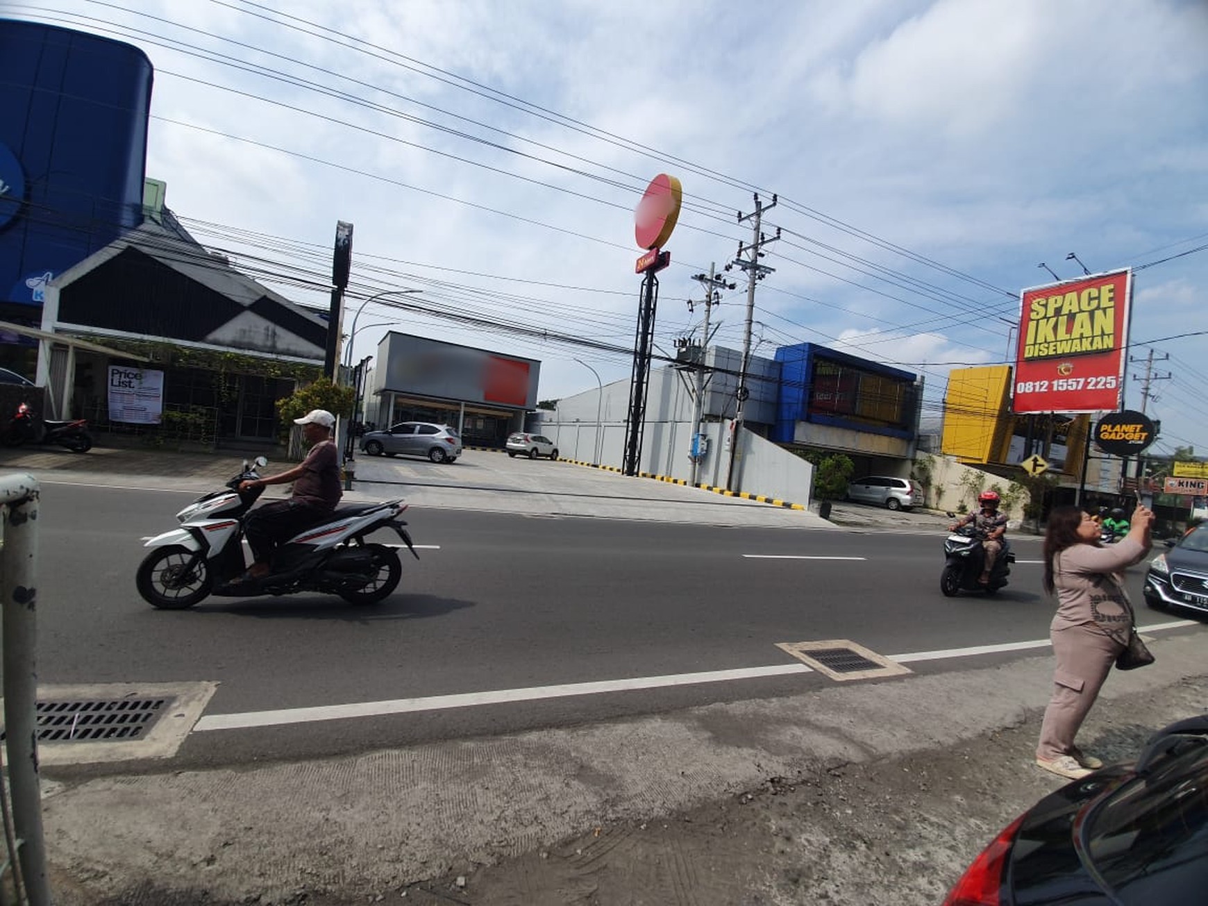 Ruang Usaha Lokasi Strategis Dijalan Kaliurang Km 6 Condongcatur Depok Sleman