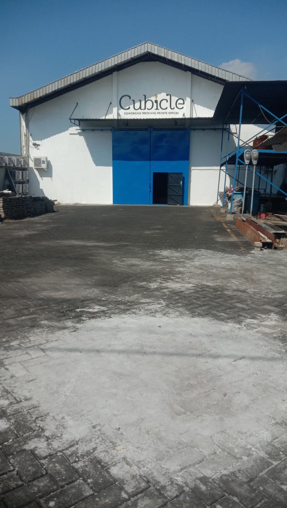 Gudang Komersial Wiyung Surabaya Barat - Lebar 17 m, Cocok Workshop & Caf&#xe9;