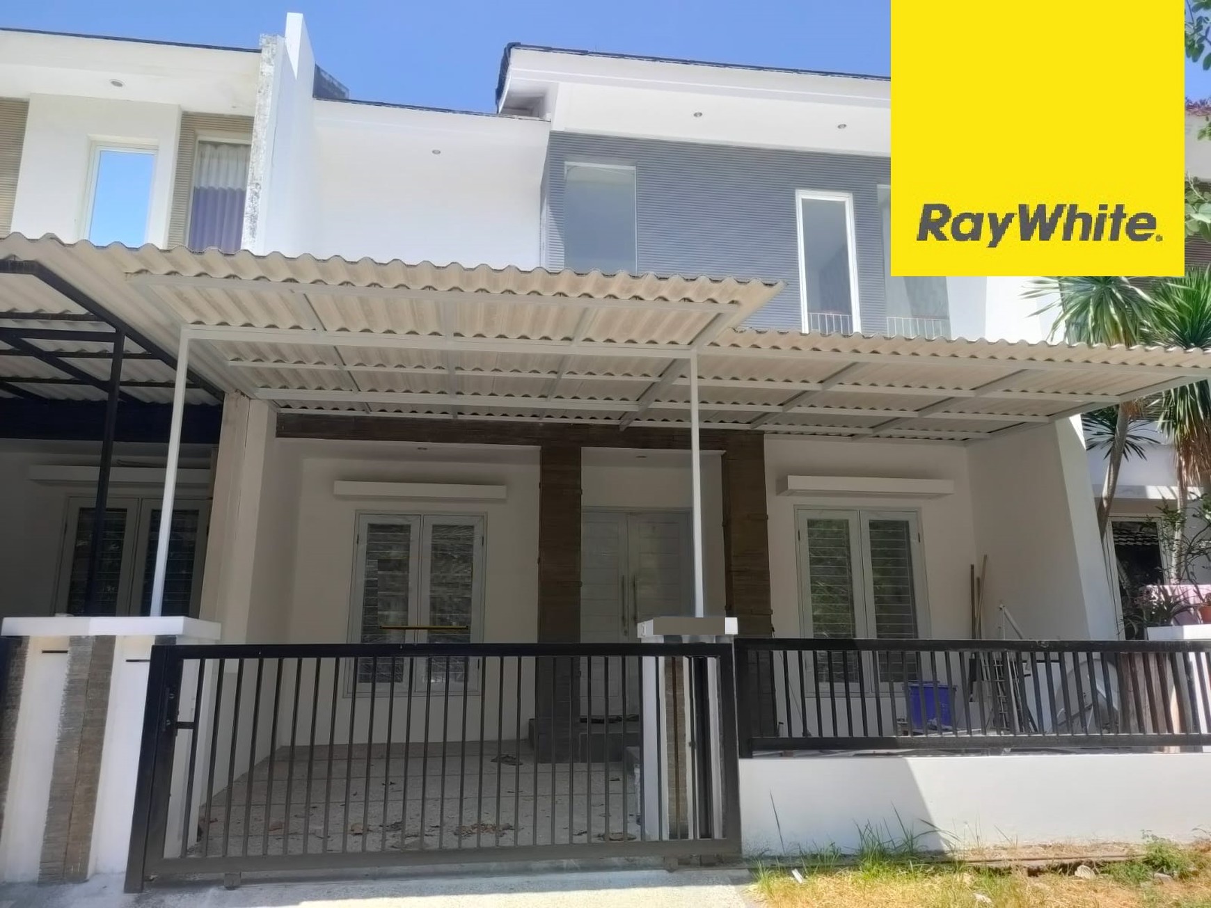 Dijual Rumah 2 lantai di Florance Pakuwon City Surabaya