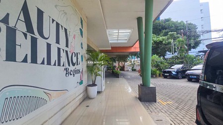 Gedung Komersial 4,5 Lantai Lokasi di Jl. K.H. Wahid Hasyim Menteng
