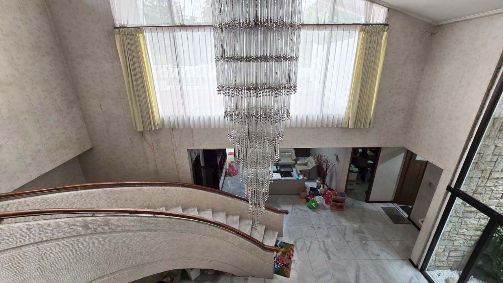 DISEWAKAN RUMAH MEWAH BESAR jl raya kertajaya indah, Surabaya Timur