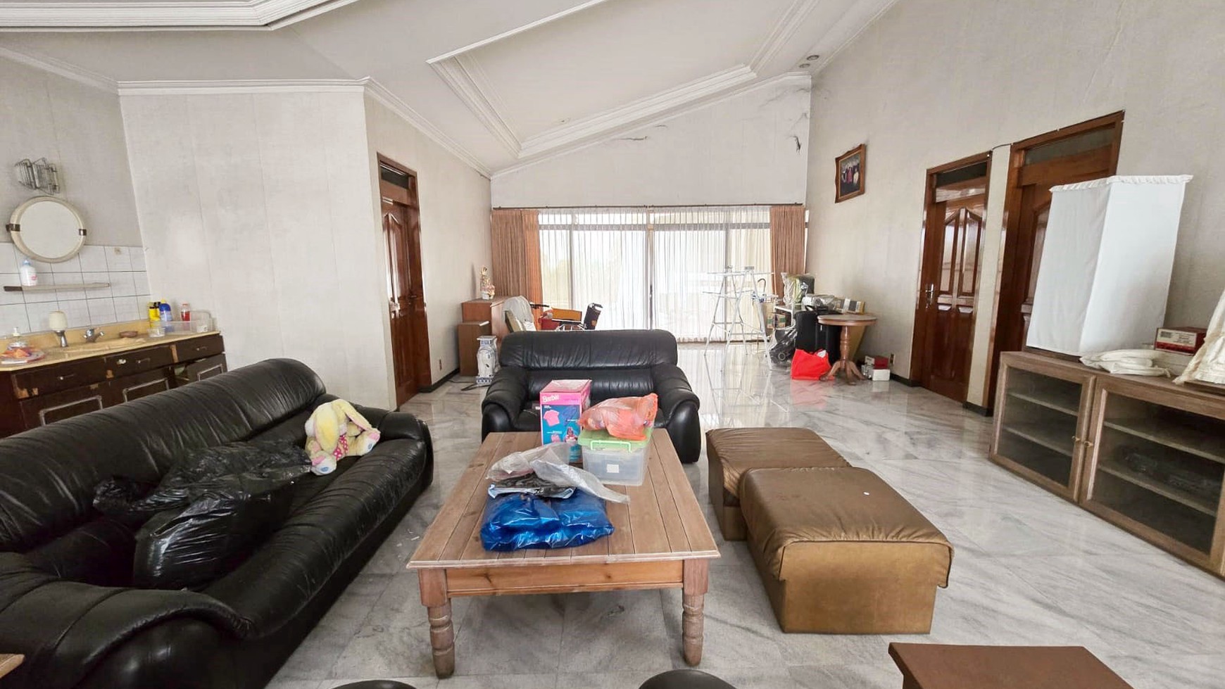 DISEWAKAN RUMAH MEWAH BESAR jl raya kertajaya indah, Surabaya Timur