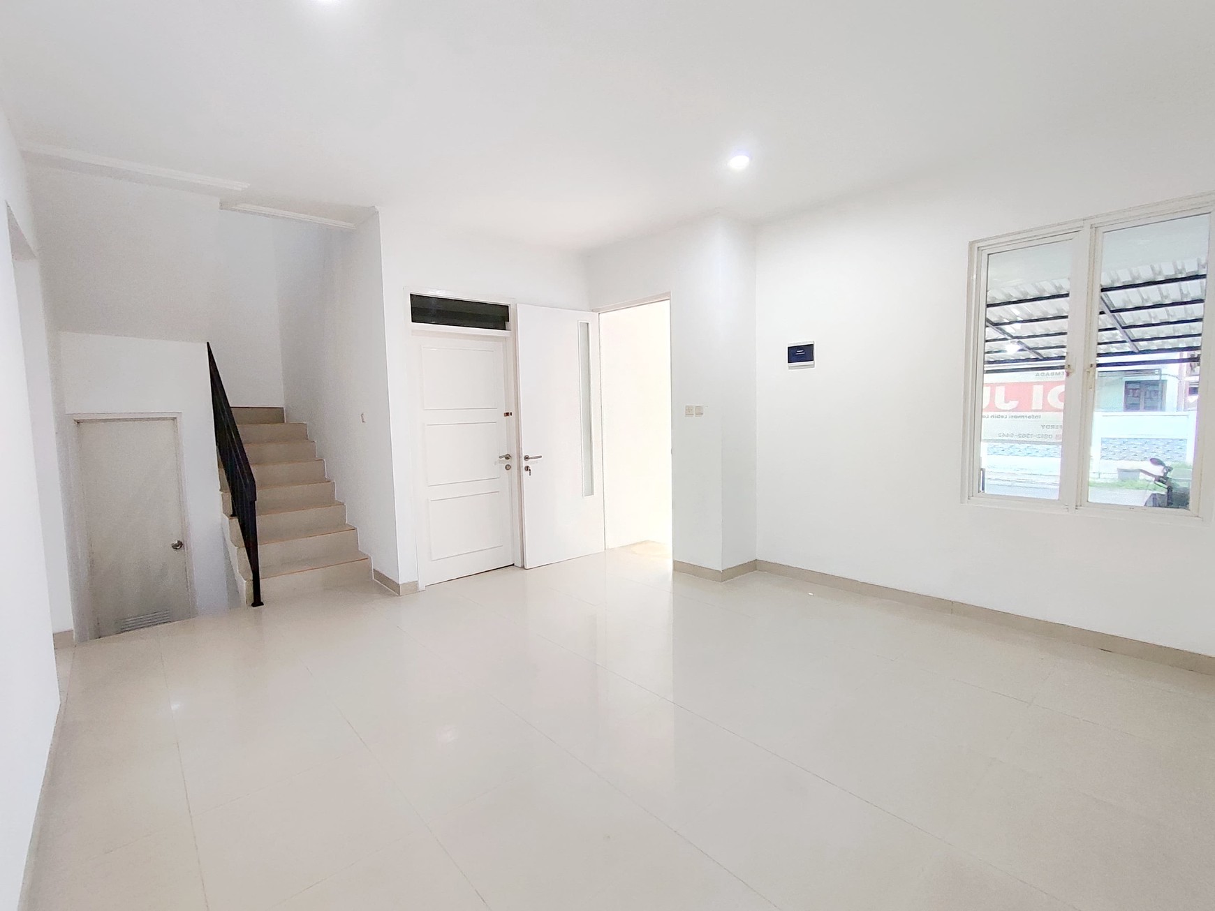 RUMAH DEKAT BSD, SIAP HUNI, TERAWAT