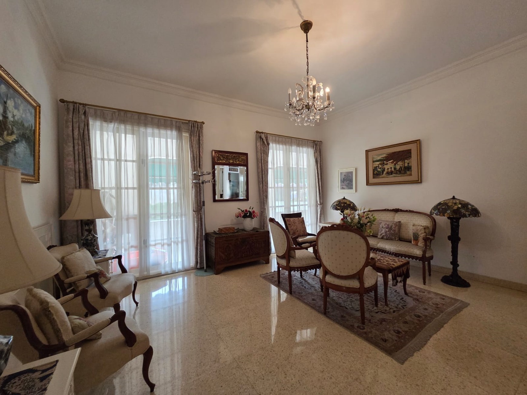 Rumah Mewah nan Megah di Jakarta Selatan