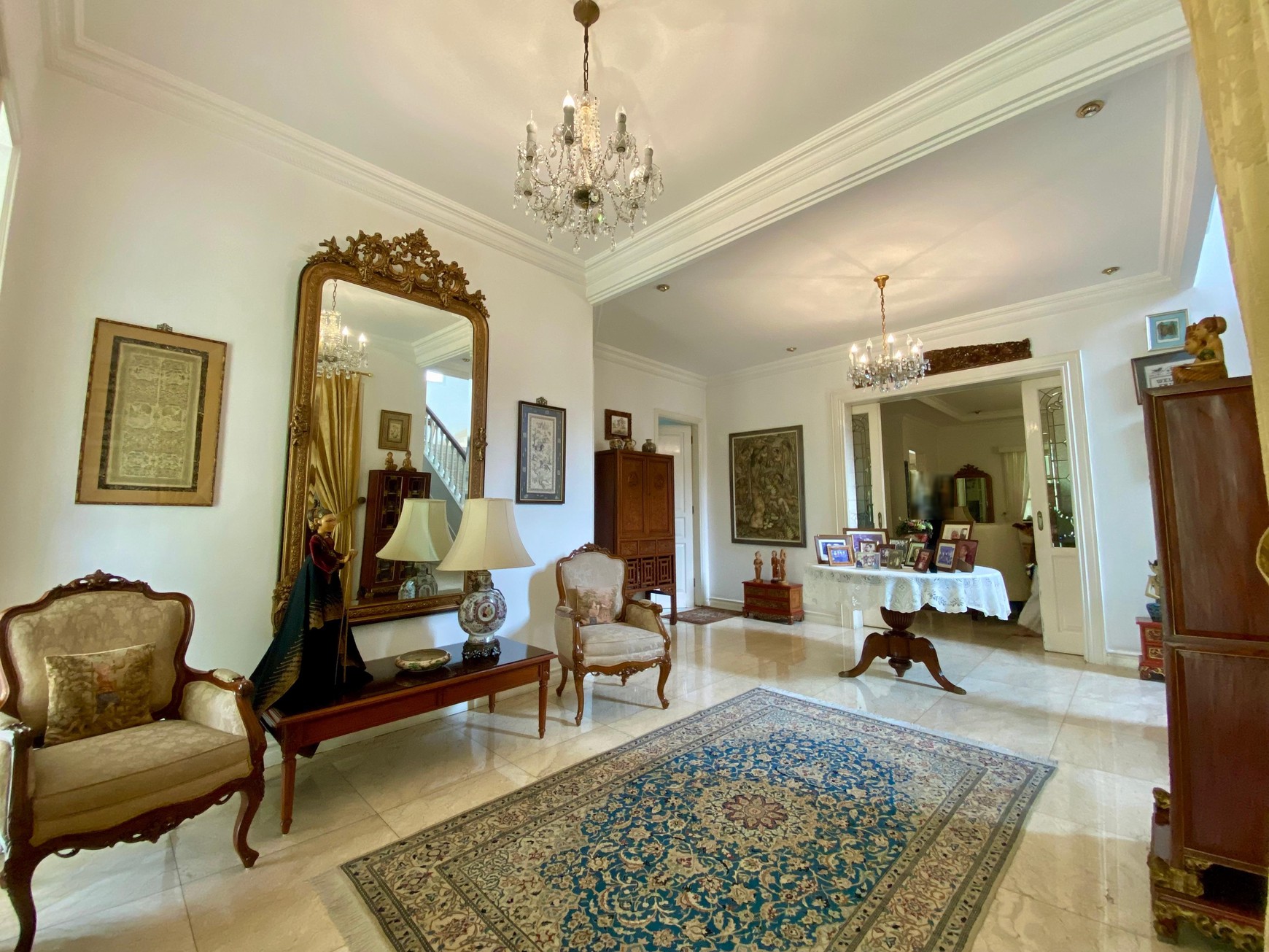 Rumah Mewah nan Megah di Jakarta Selatan