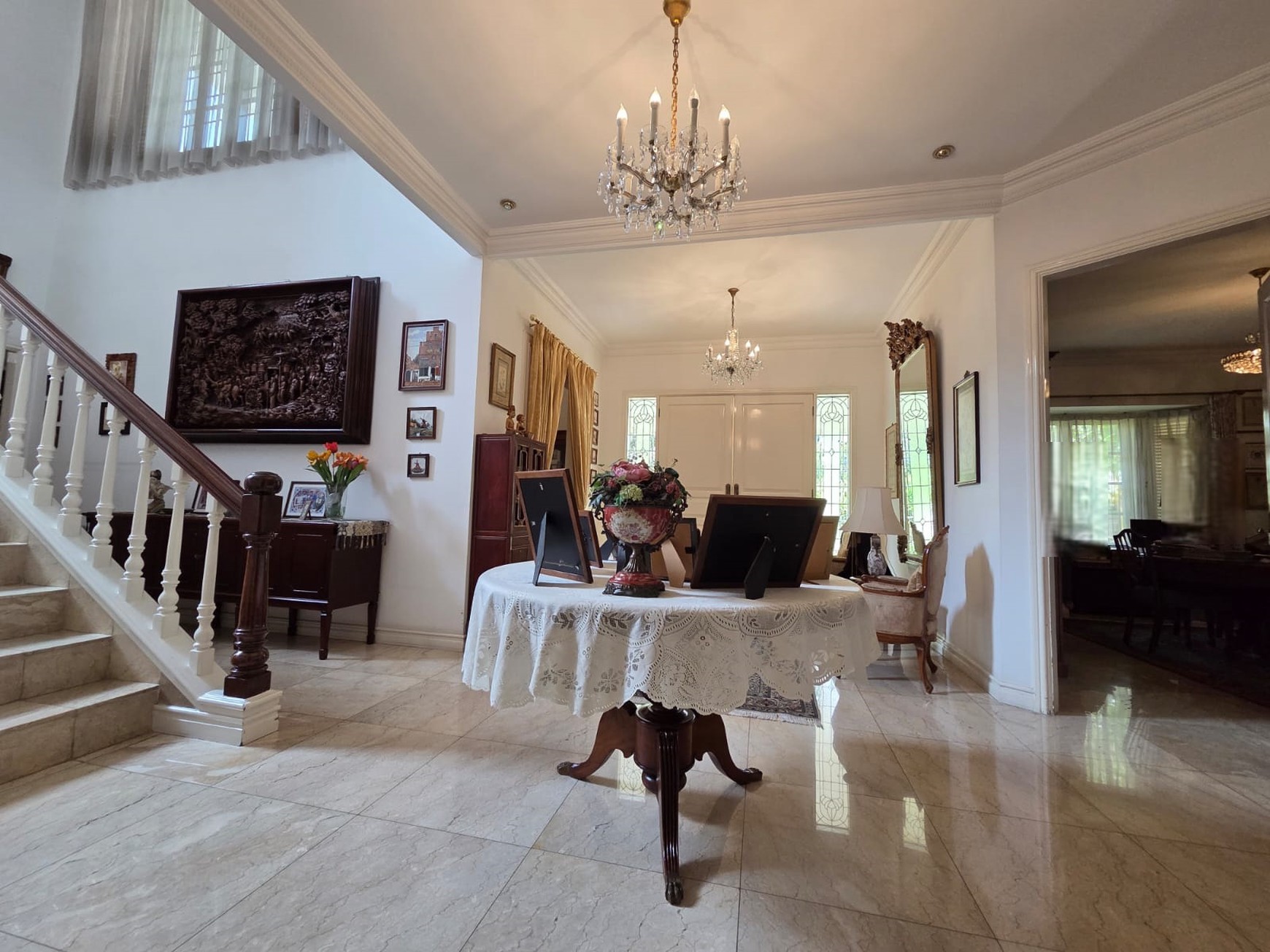 Rumah Mewah nan Megah di Jakarta Selatan