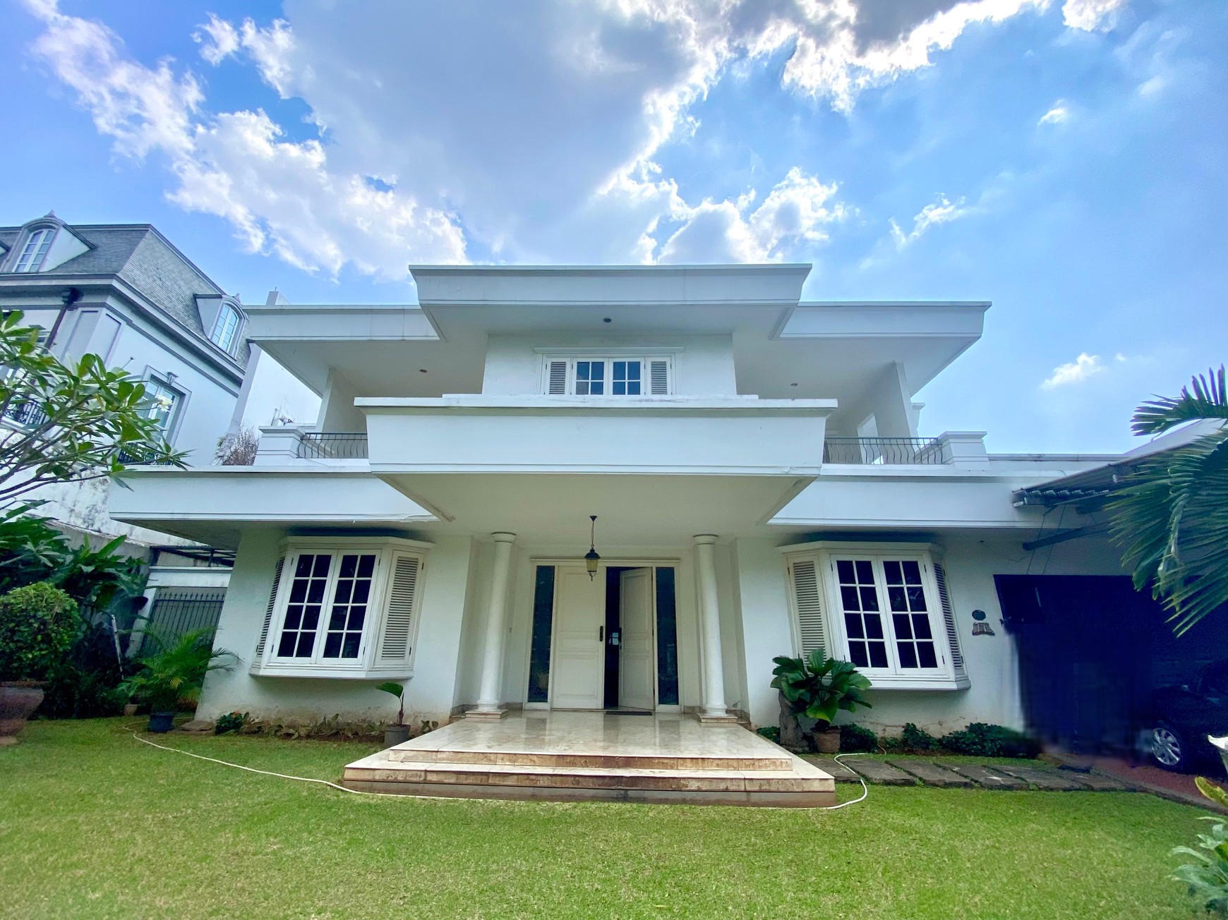 Rumah Mewah nan Megah di Jakarta Selatan