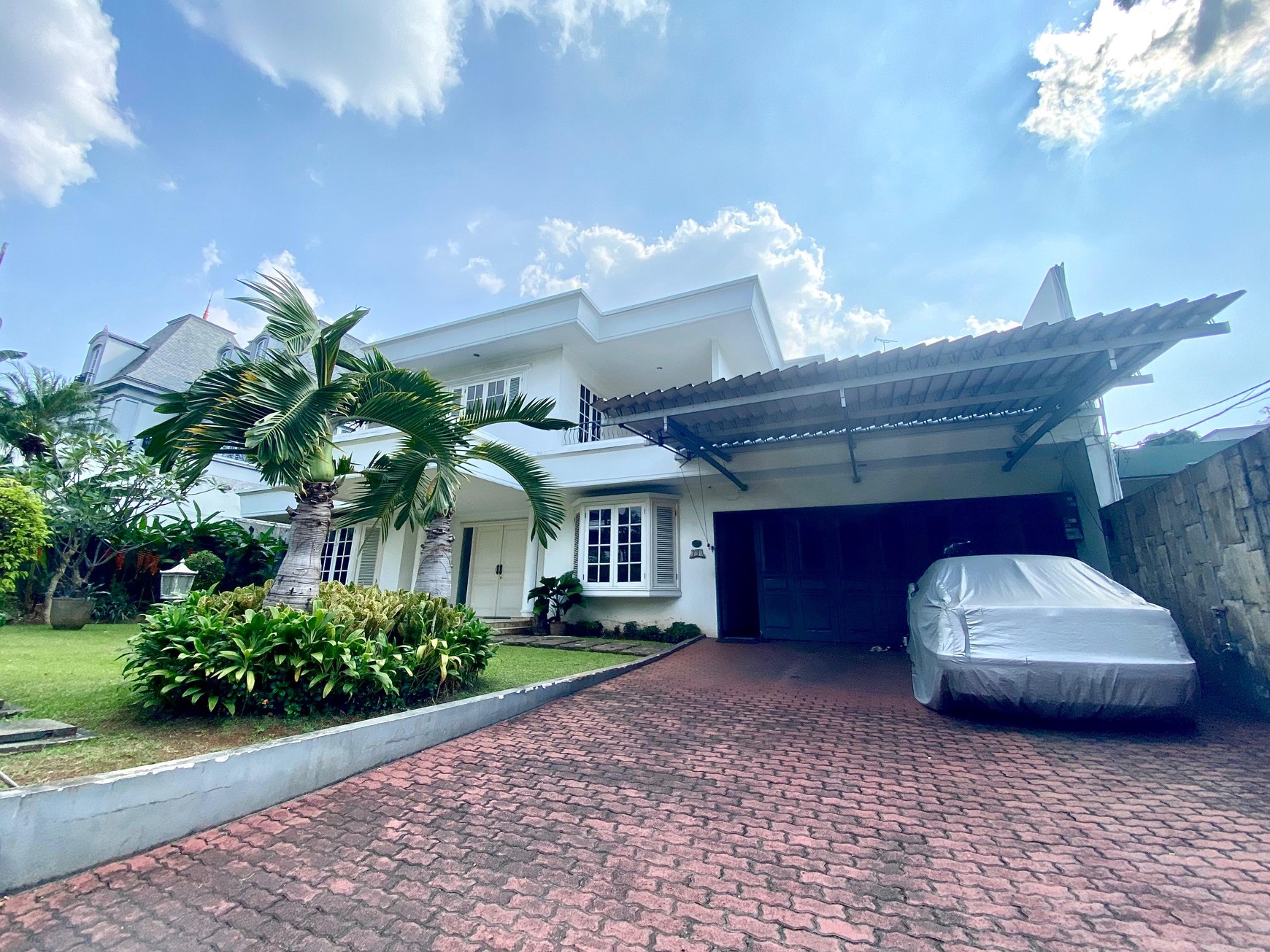 Rumah Mewah nan Megah di Jakarta Selatan