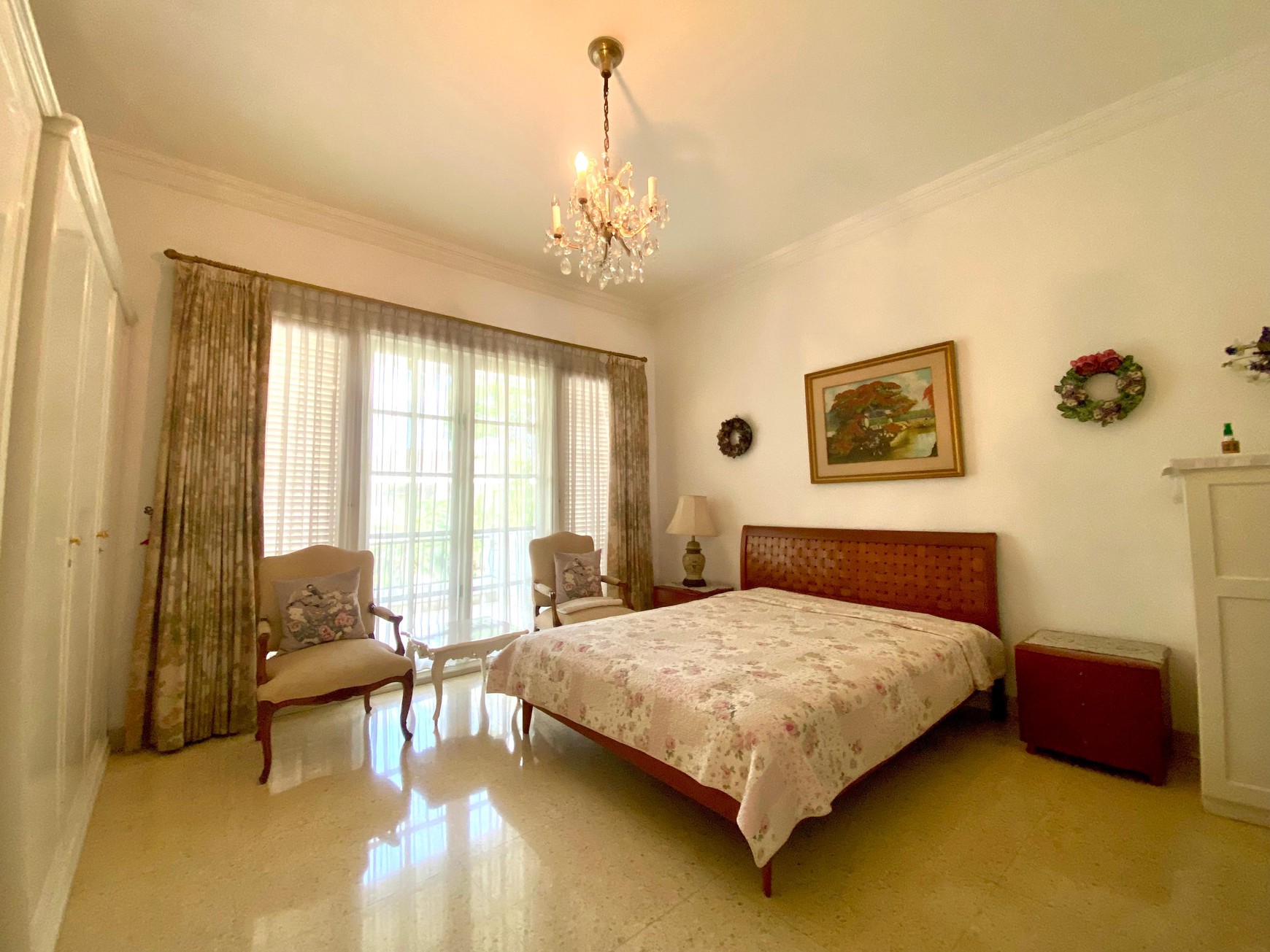 Rumah Mewah nan Megah di Jakarta Selatan