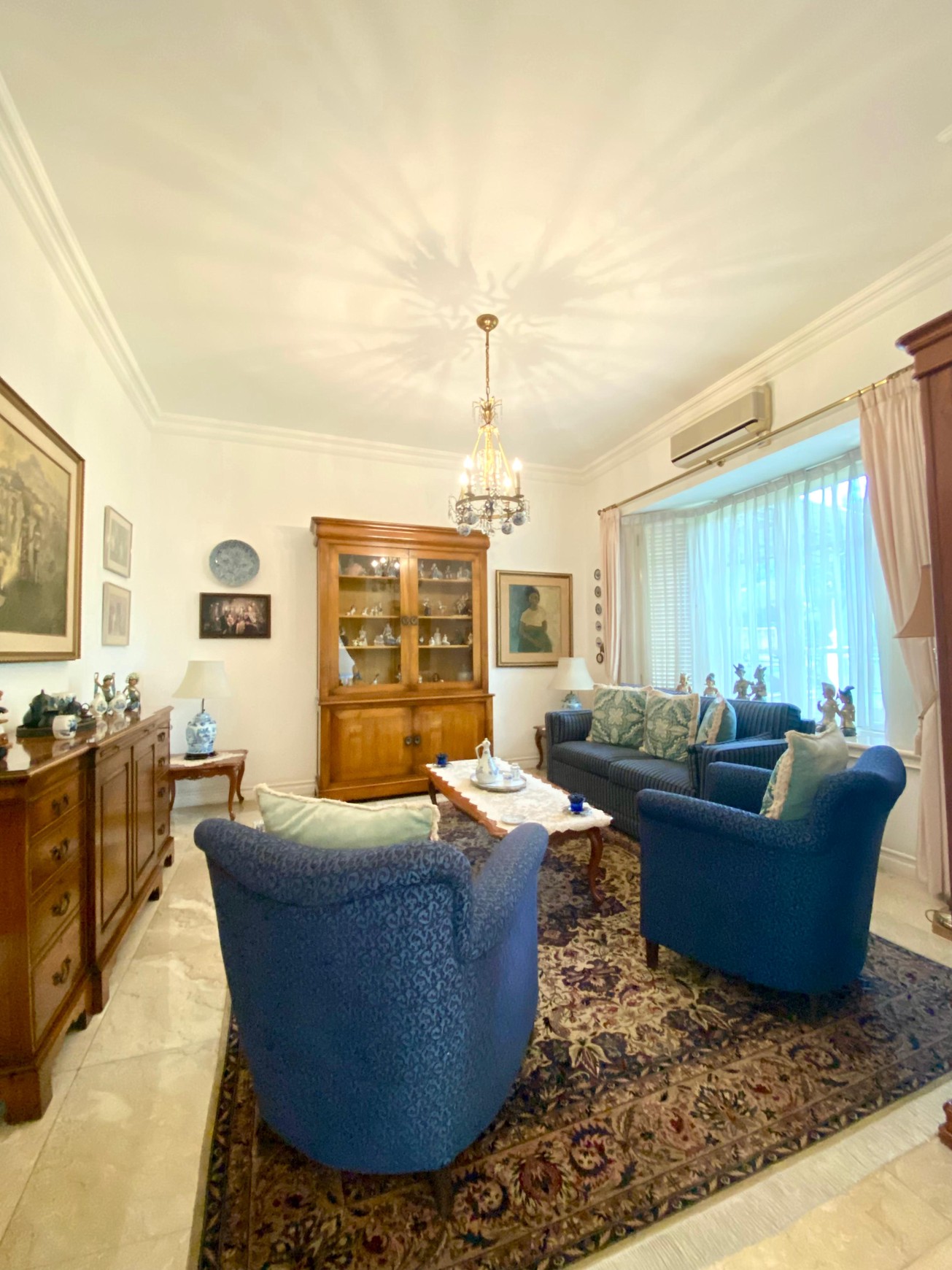 Rumah Mewah nan Megah di Jakarta Selatan