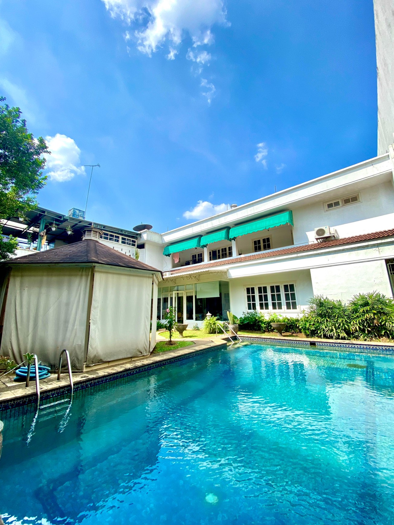 Rumah Mewah nan Megah di Jakarta Selatan