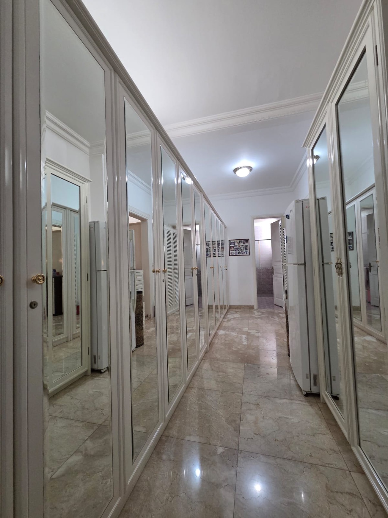 Rumah Mewah nan Megah di Jakarta Selatan