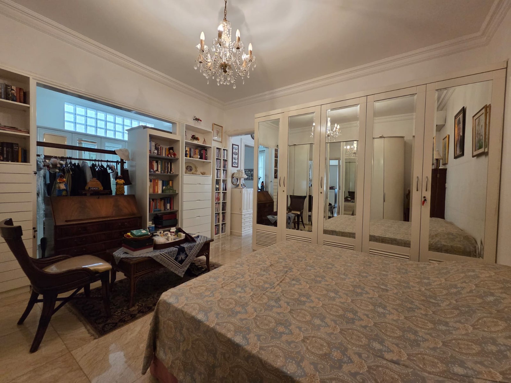 Rumah Mewah nan Megah di Jakarta Selatan