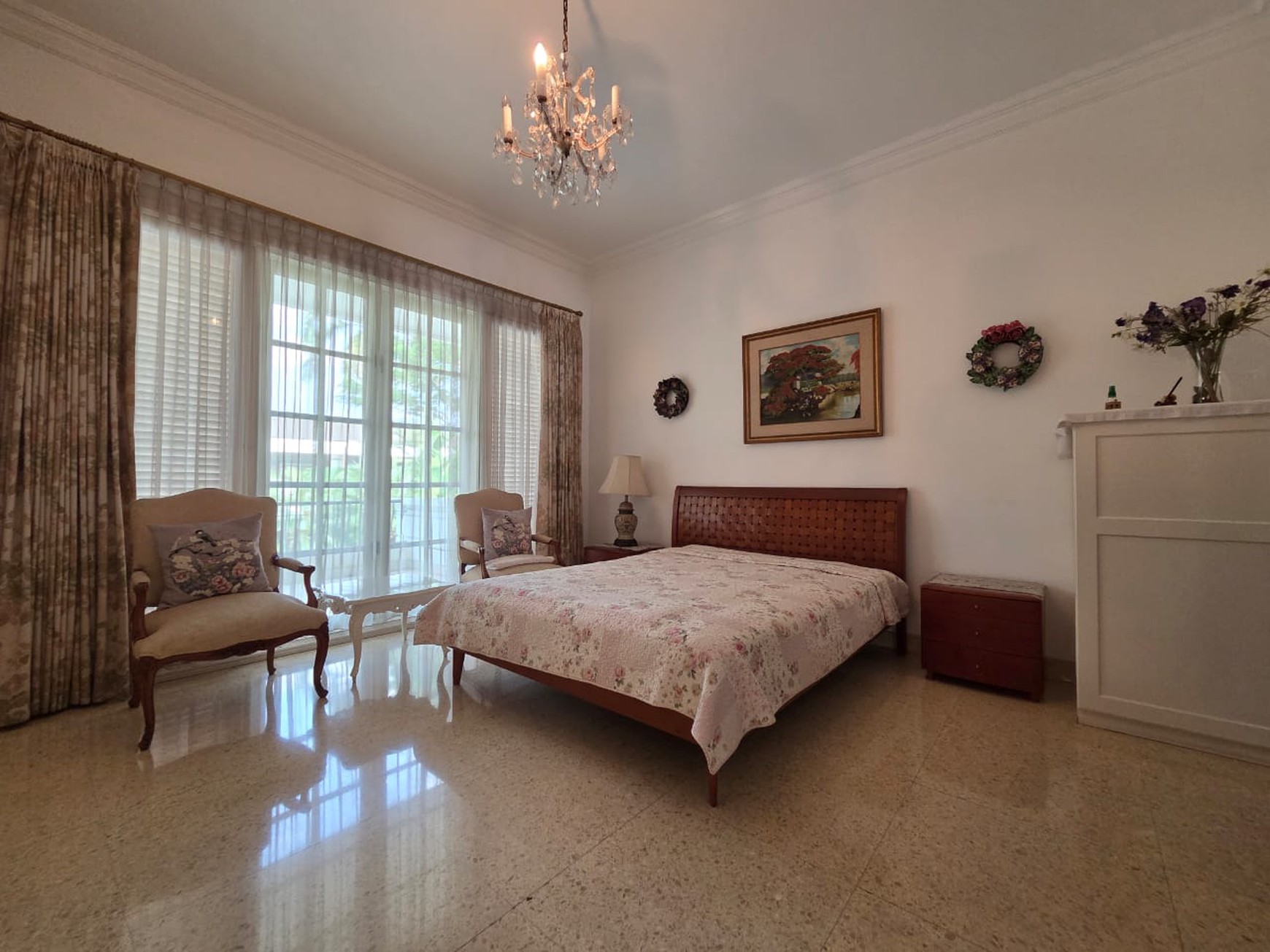 Rumah Mewah nan Megah di Jakarta Selatan