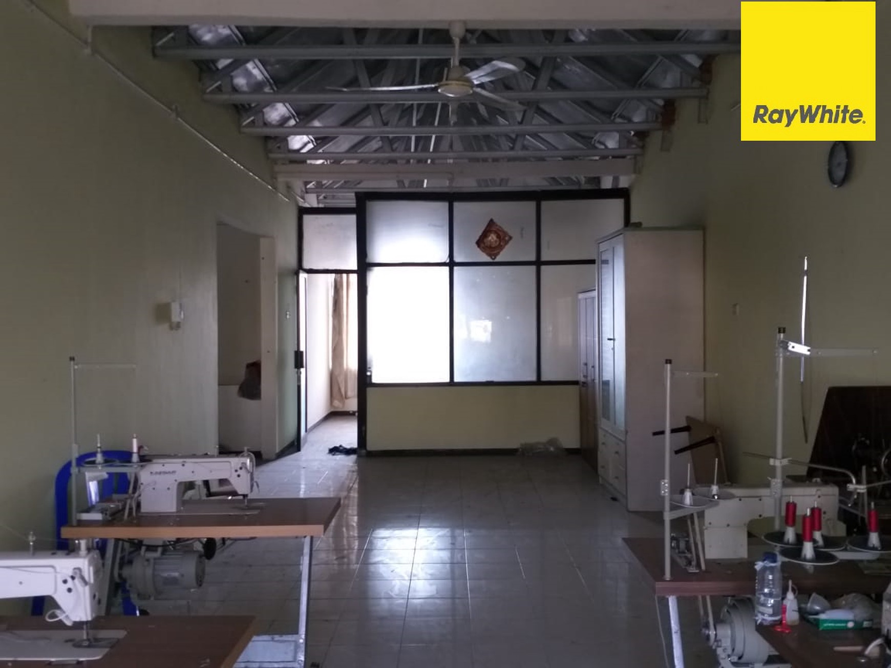 Dijual Ruko 3 lantai di Jalan Raya Arjuna Surabaya Pusat