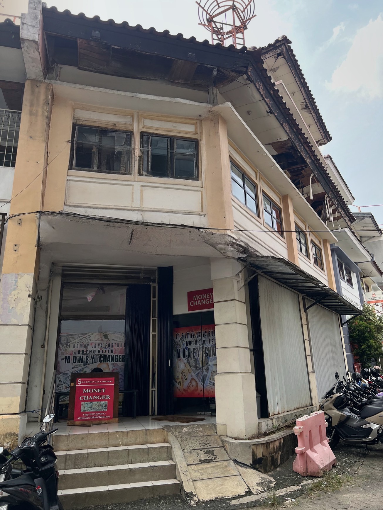 RUKO UNIK - COCOK UNTUK TEMPAT LESS / KANTOR
