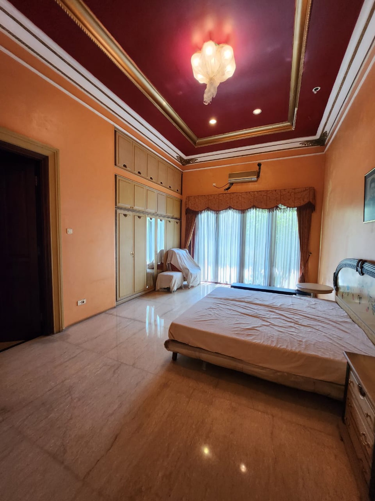 DIJUAL RUMAH MEWAH - RAYA JEMUR HANDAYANI