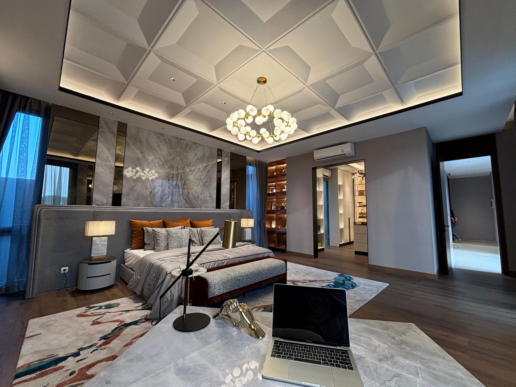 Early Bird Promo - Bonus Voucher Travel - Rumah Sultan 3 Lantai di Lengkapi Lift di Richmond Kota Wisata 