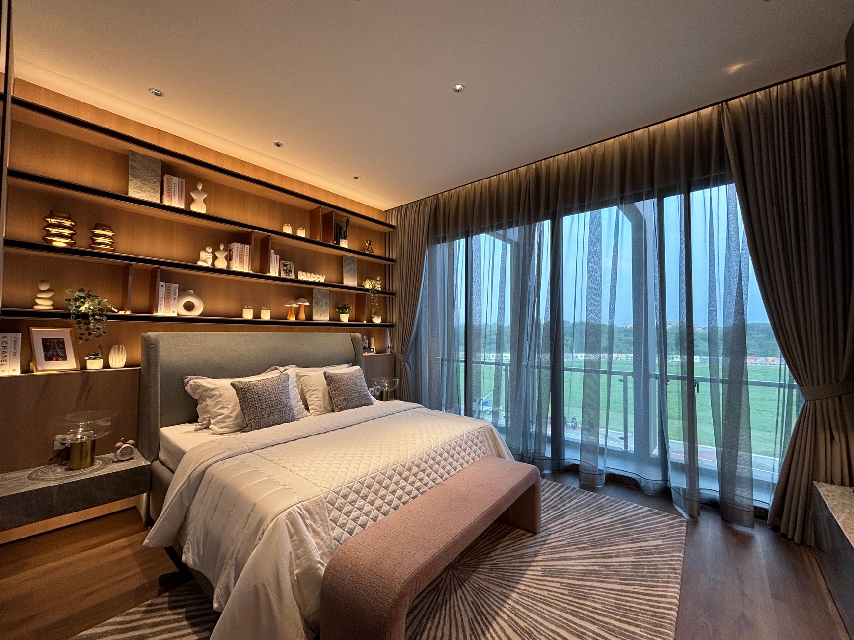 Early Bird Promo - Bonus Voucher Travel - Rumah Sultan 3 Lantai di Lengkapi Lift di Richmond Kota Wisata 