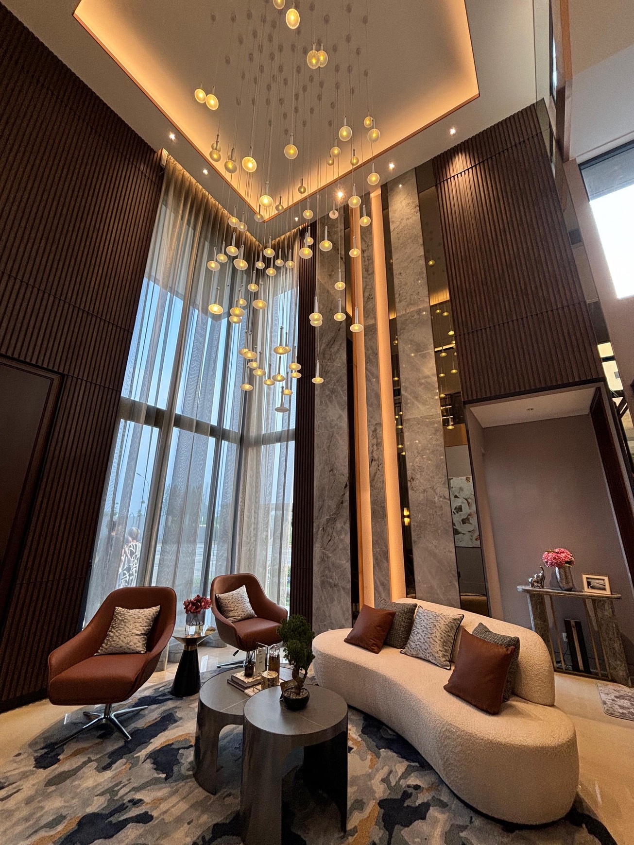 Early Bird Promo - Bonus Voucher Travel - Rumah Sultan 3 Lantai di Lengkapi Lift di Richmond Kota Wisata 