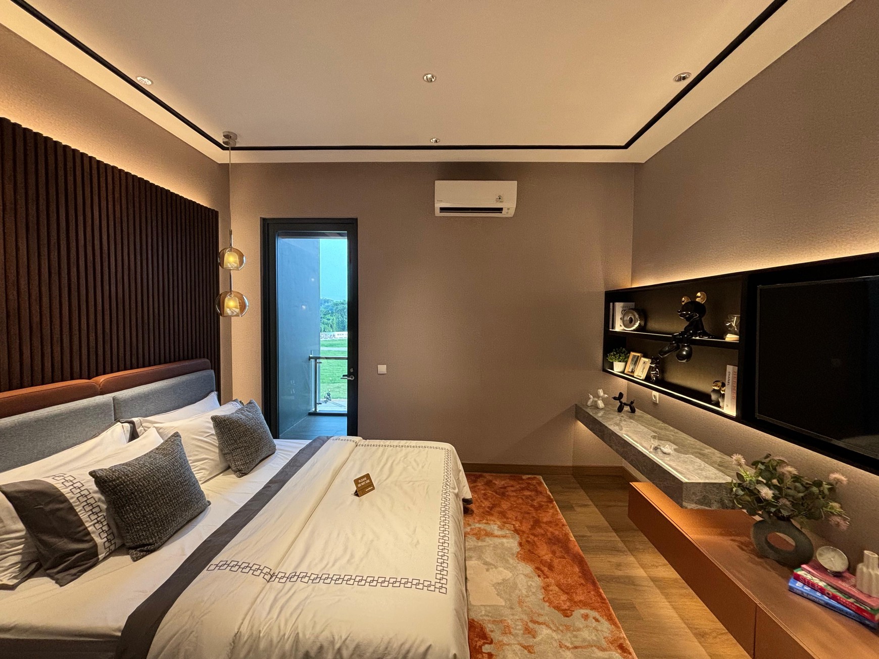 Early Bird Promo - Bonus Voucher Travel - Rumah Sultan 3 Lantai di Lengkapi Lift di Richmond Kota Wisata 