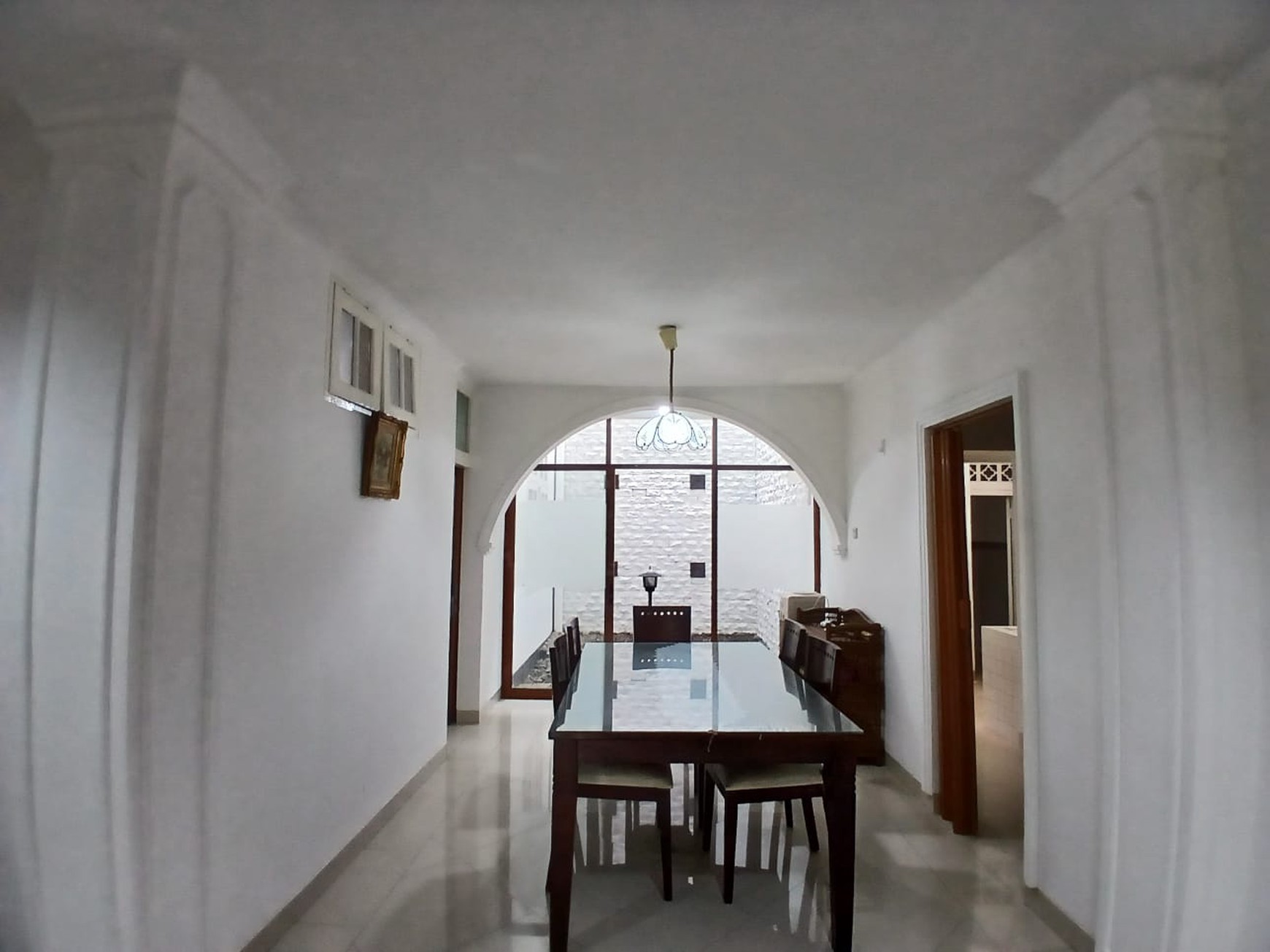 Disewakan rumah 2 tingkat di Pondok Indah Dekat pertokoan
