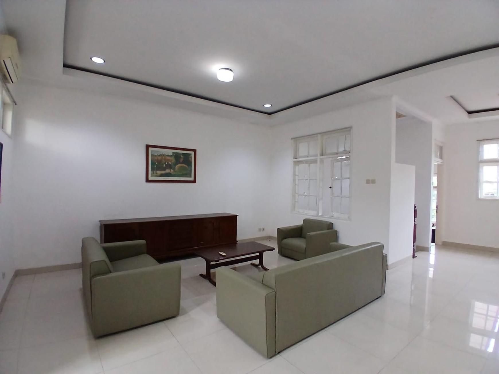 Disewakan rumah 2 tingkat di Pondok Indah Dekat pertokoan