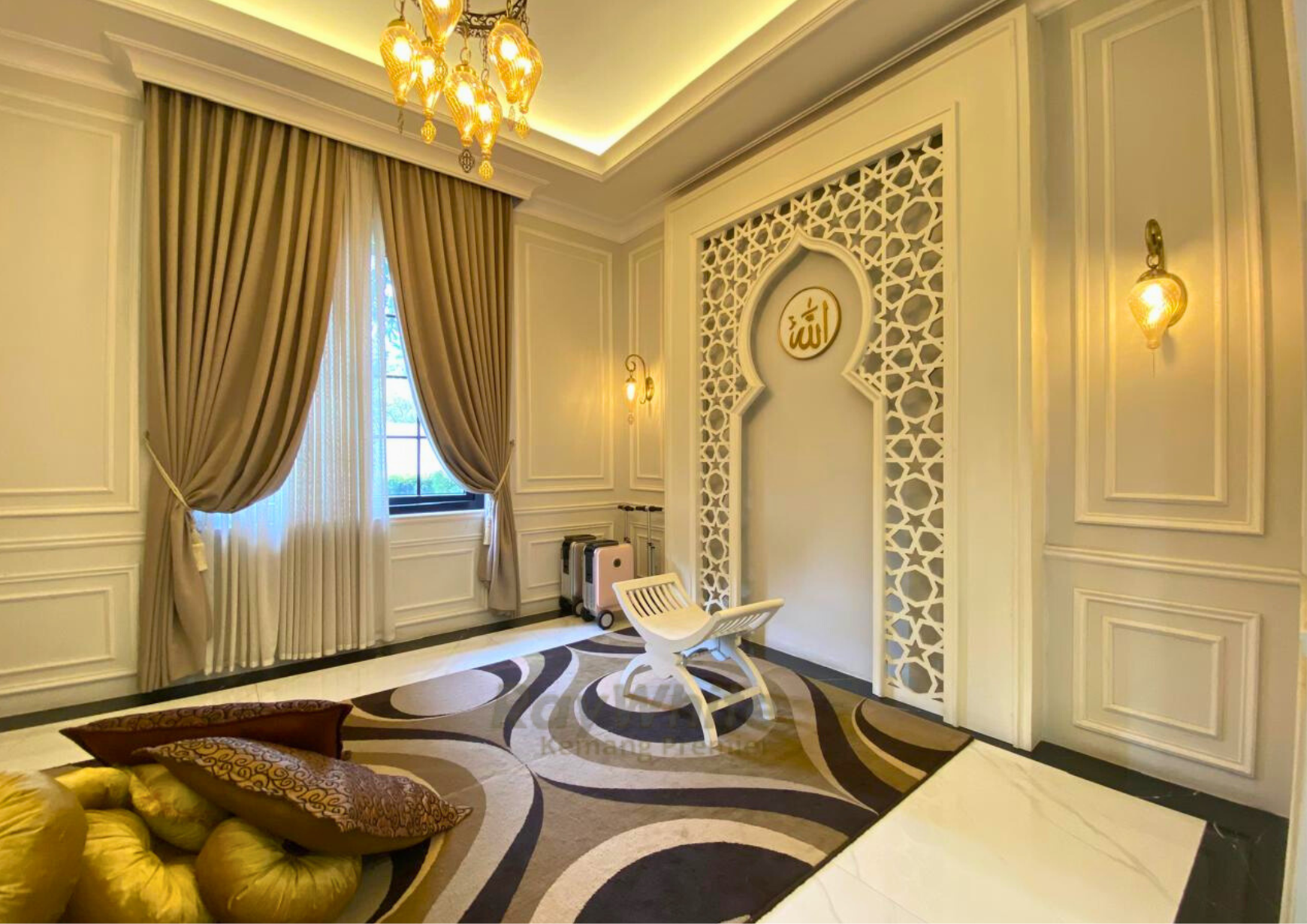 Mewah & Langka! Rumah Hoek Depan Taman - Pondok Indah, Shm