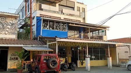 Dijual Komersial Ex-Kafe dan Kantor di Brigjen Katamso Waru Dekat Berbek Industri, Rungkut, dan Bundaran Waru Sidoarjo