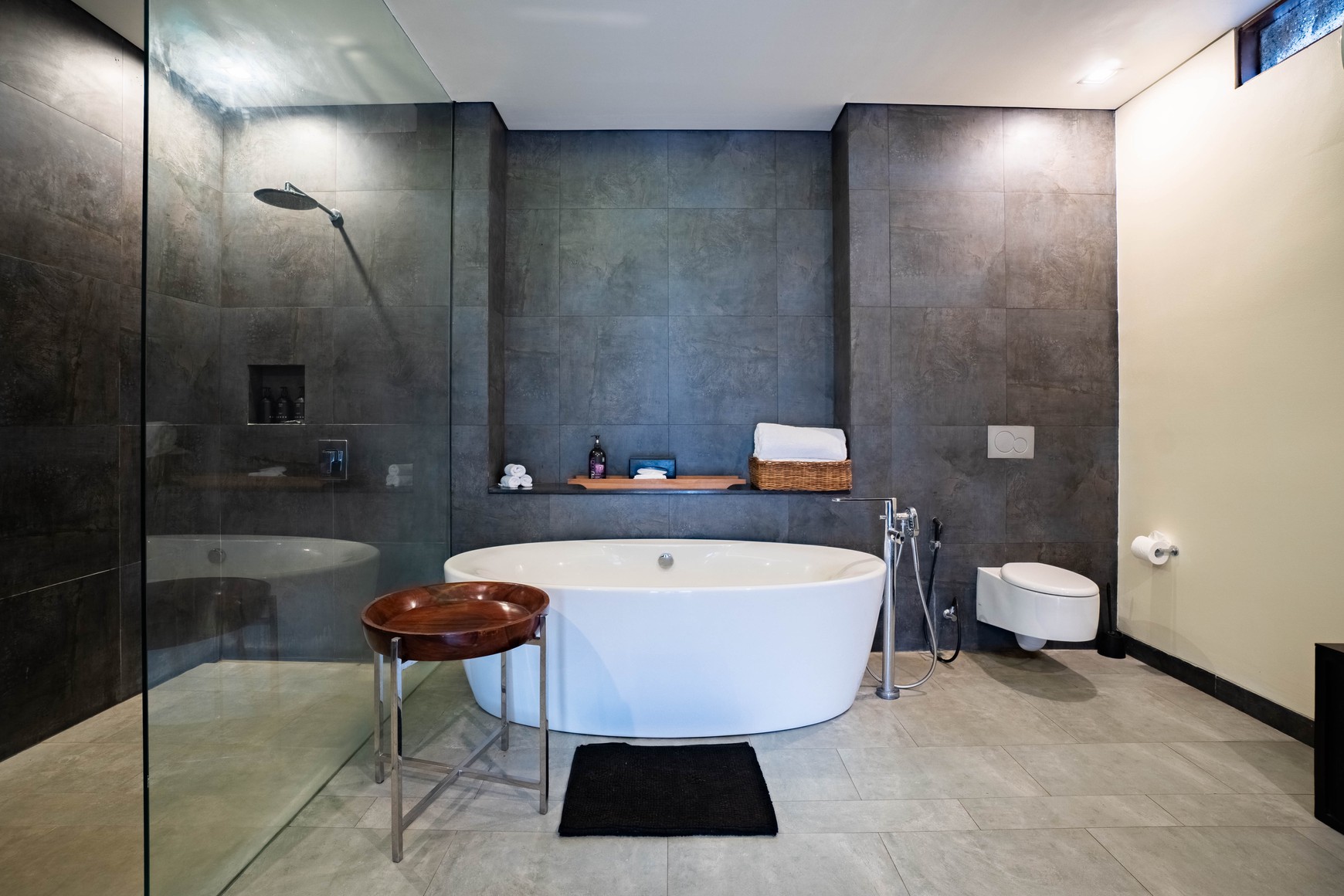 Quiet Luxury in Bali - Munggu Villa Near Canggu, Must Sell!