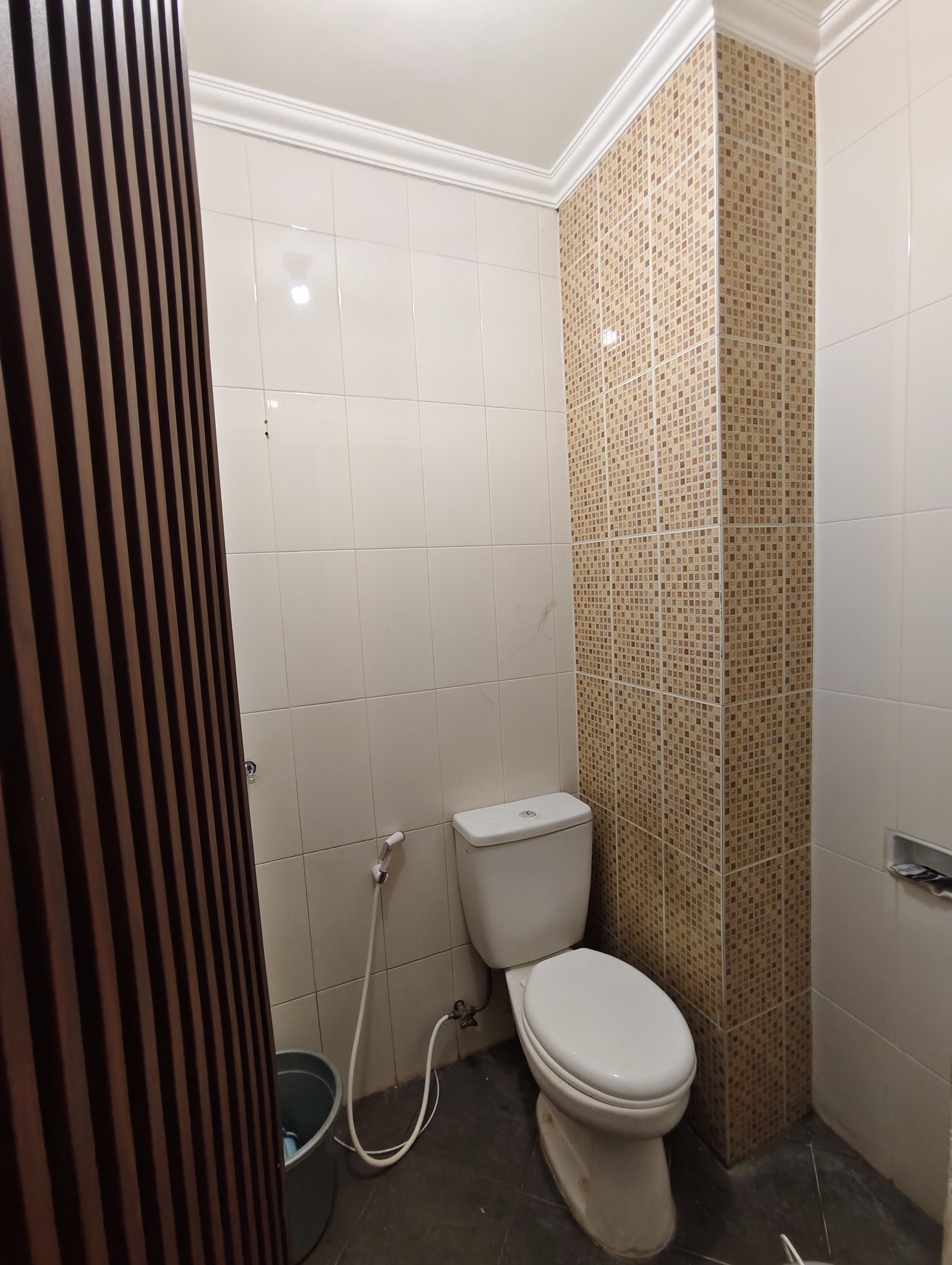 Ruko Kota wisata Hadap Boulevard Utama