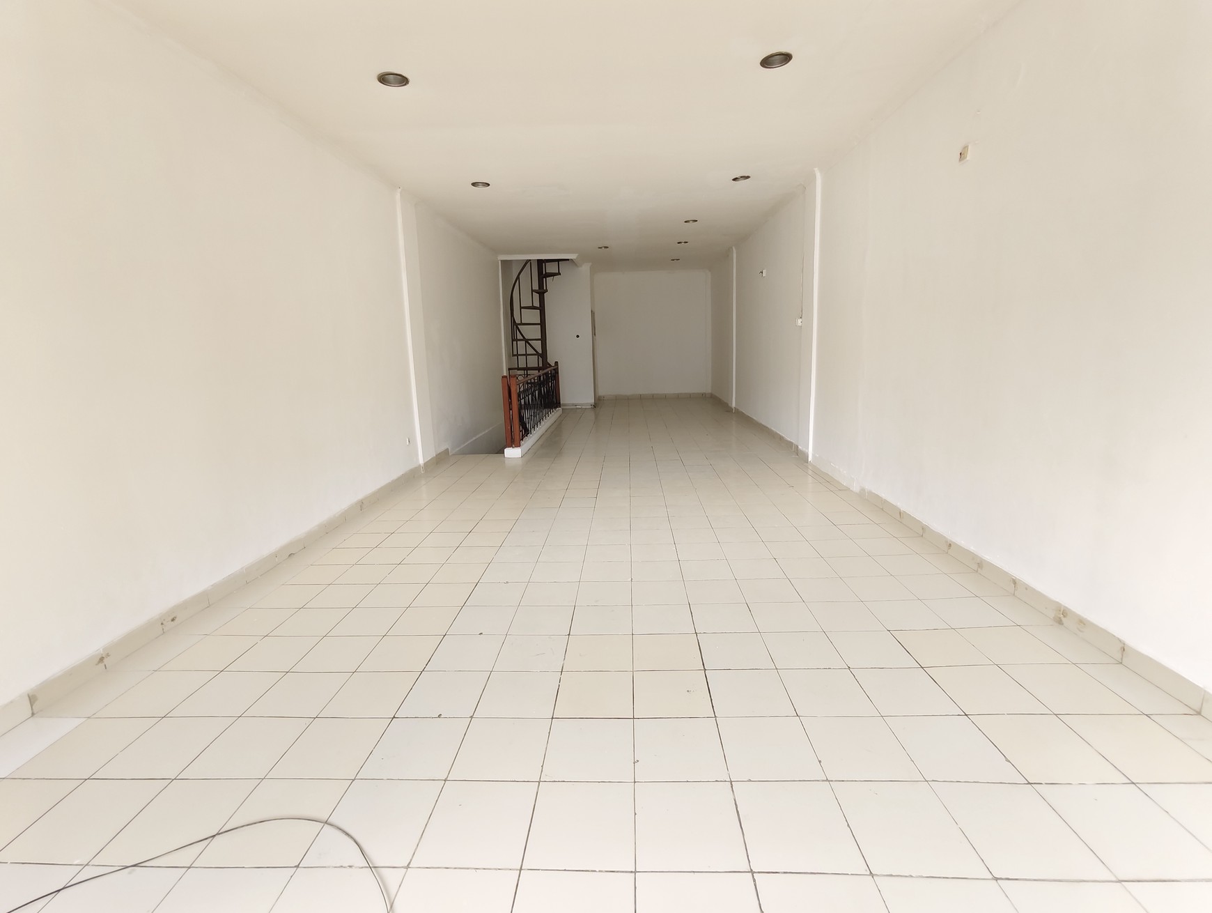 Ruko Kota wisata Hadap Boulevard Utama