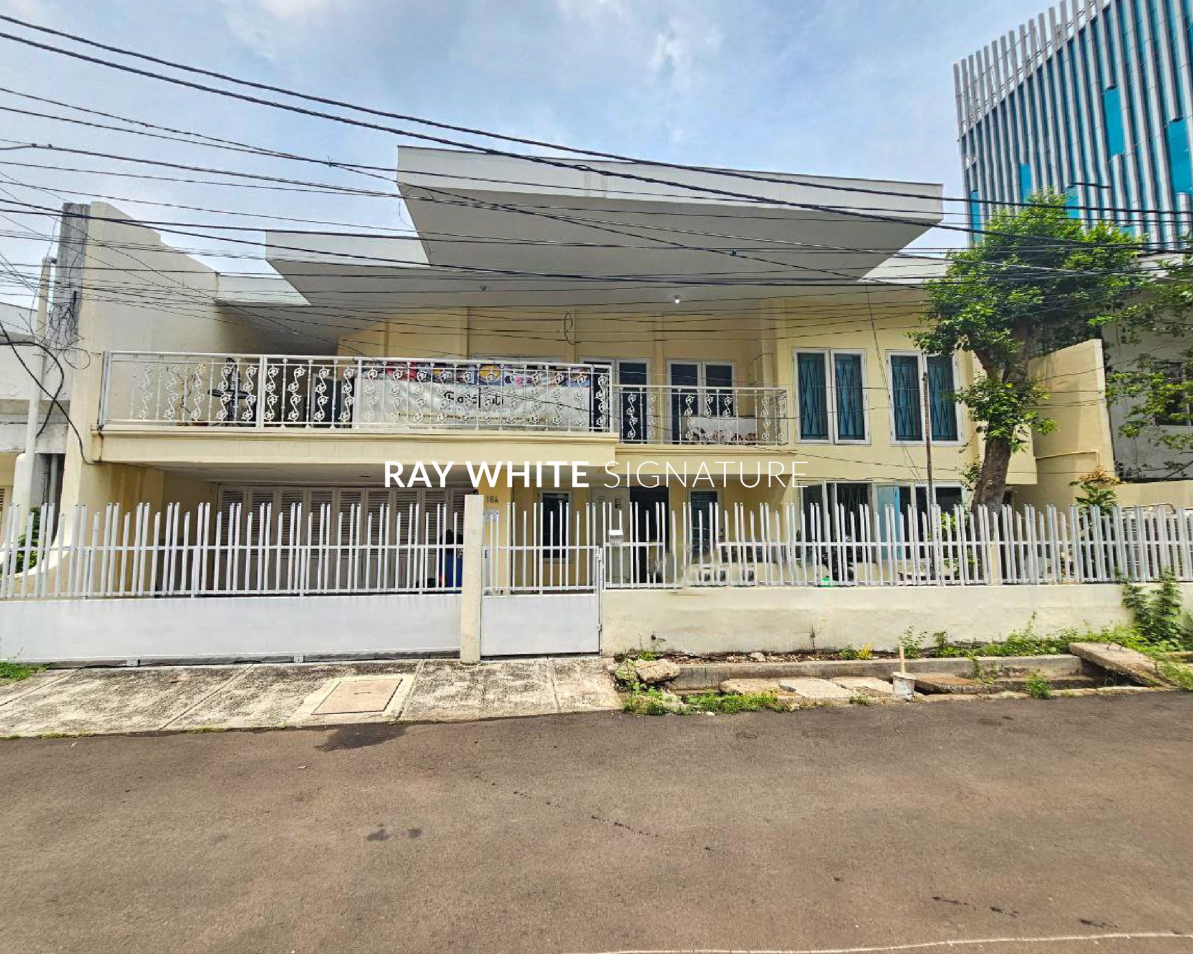 Dijual Rumah Strategis Dua Rumah Hitung Tanah Di Cempaka Putih Tengah