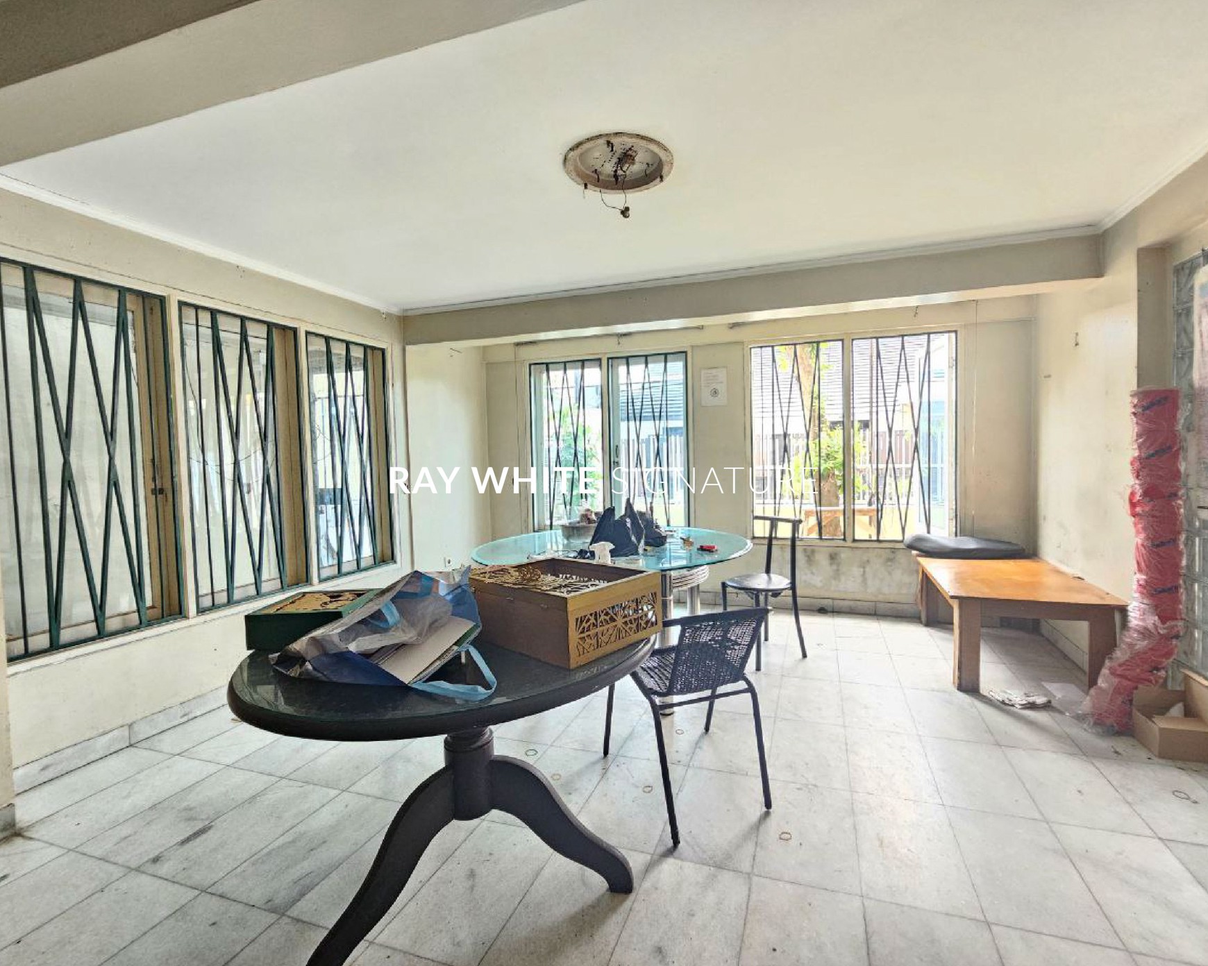 Dijual Rumah Strategis Dua Rumah Hitung Tanah Di Cempaka Putih Tengah