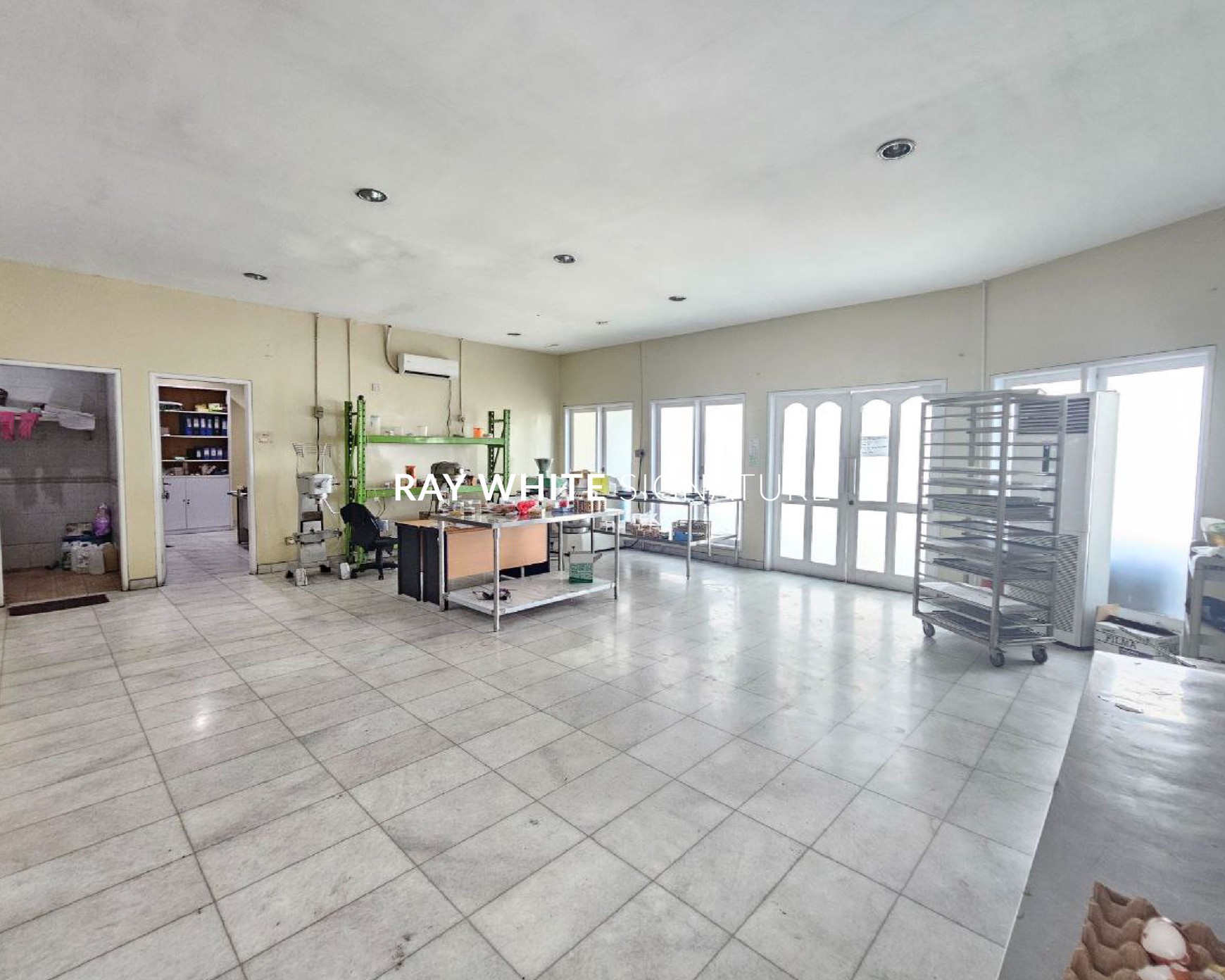 Dijual Rumah Strategis Dua Rumah Hitung Tanah Di Cempaka Putih Tengah