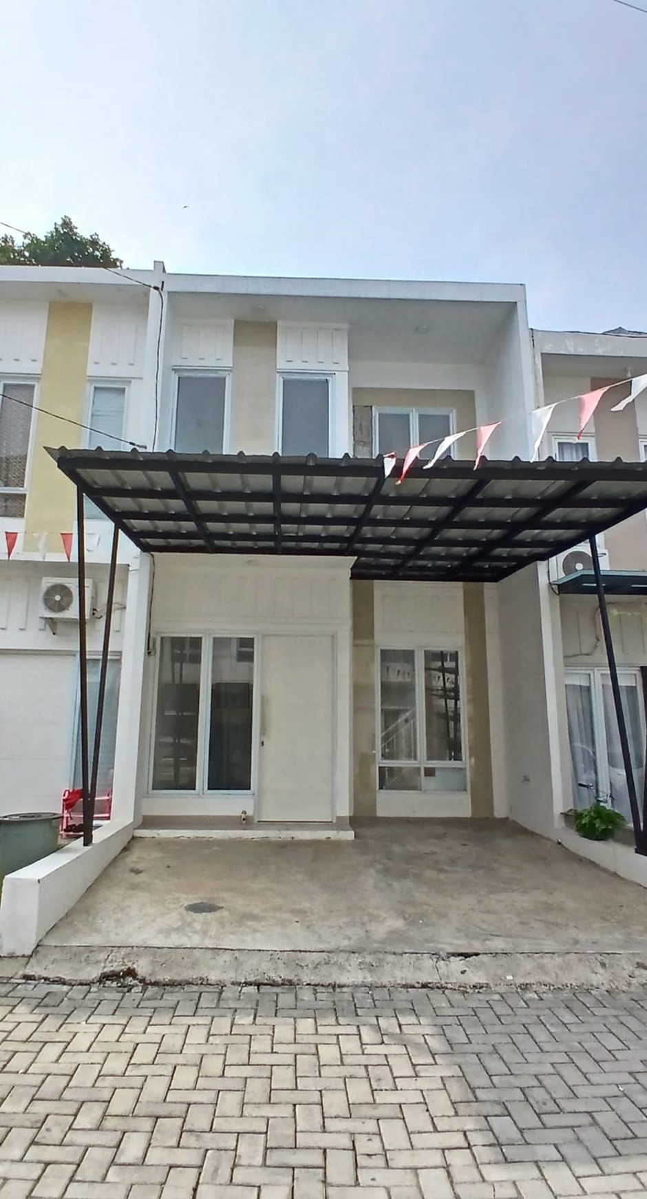 Rumah minimalis, bagus, bebas banjir dalam Cluster di Ciputat