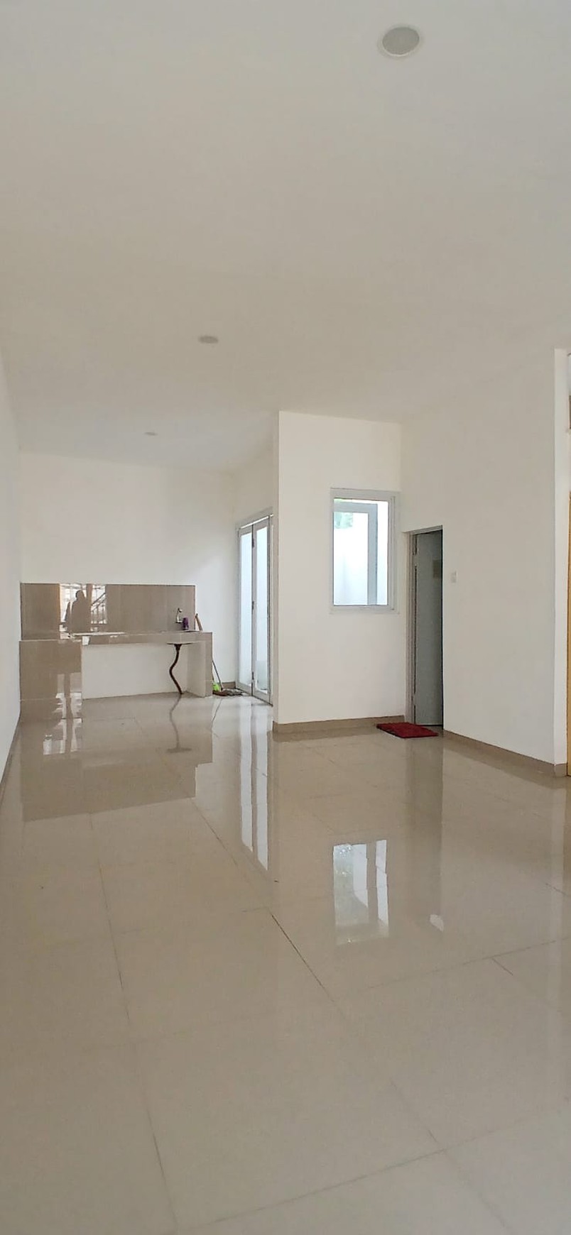 Rumah minimalis, bagus, bebas banjir dalam Cluster di Ciputat