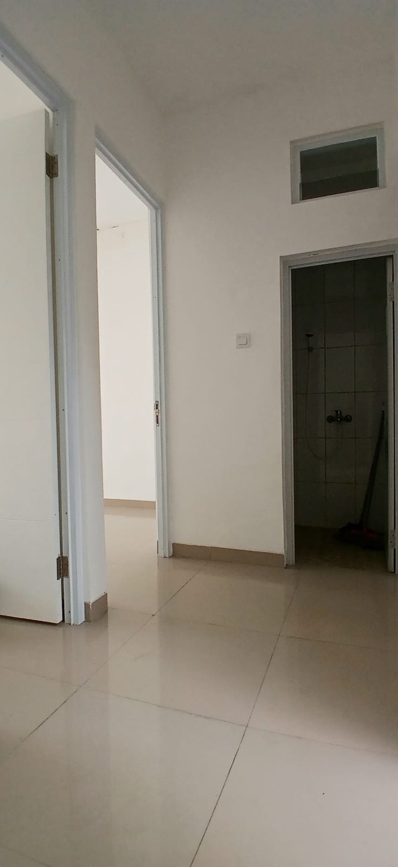 Rumah minimalis, bagus, bebas banjir dalam Cluster di Ciputat