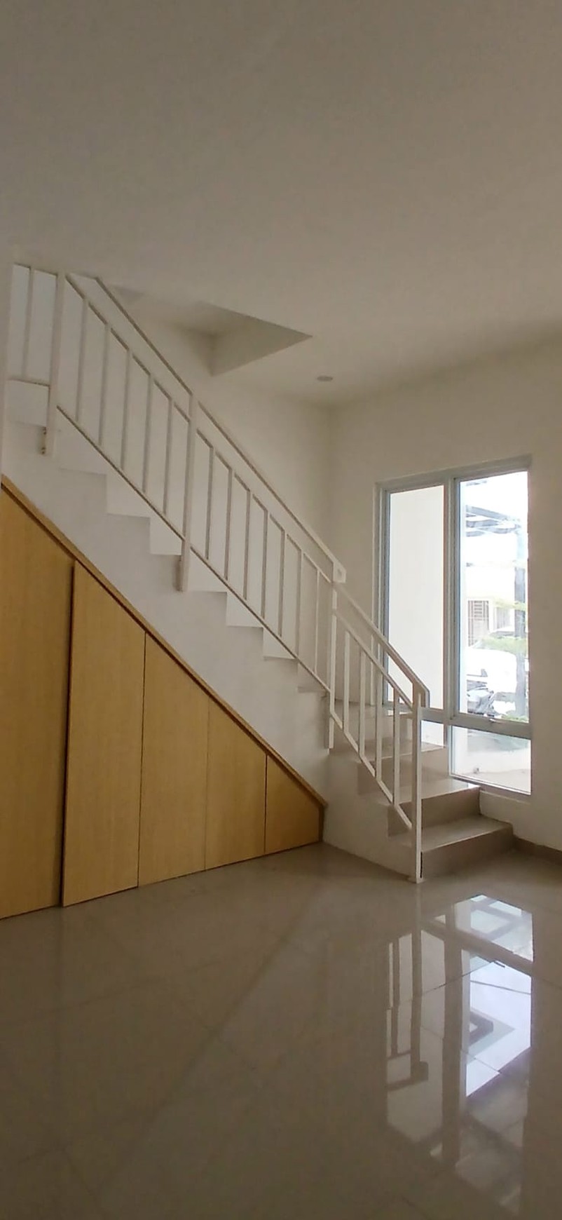 Rumah minimalis, bagus, bebas banjir dalam Cluster di Ciputat