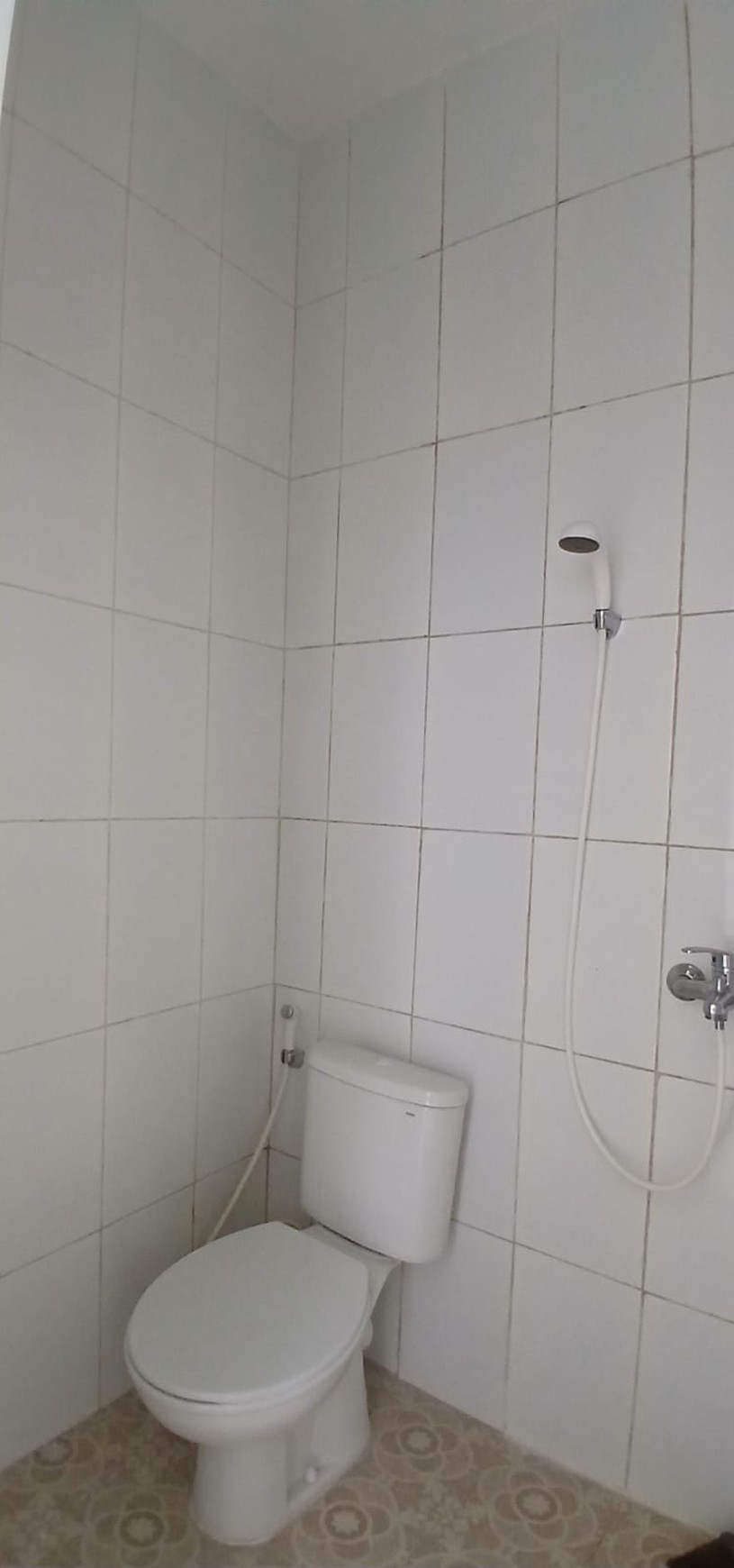 Rumah minimalis, bagus, bebas banjir dalam Cluster di Ciputat