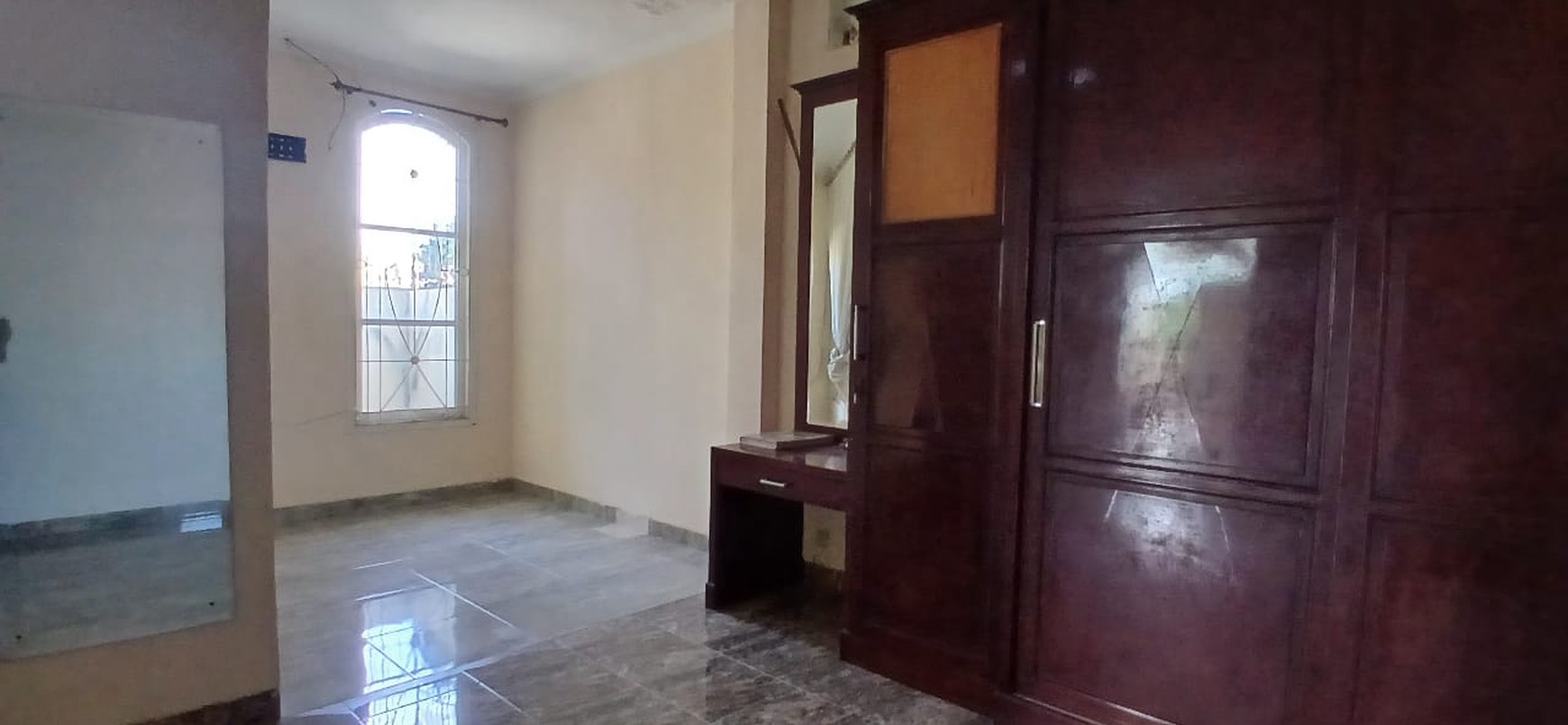 Rumah bagus siap huni beba Banjir di ciputat.