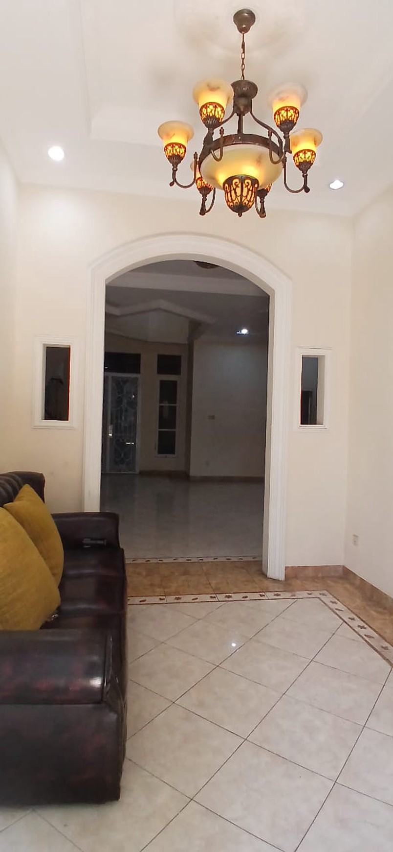 Rumah bagus siap huni beba Banjir di ciputat.