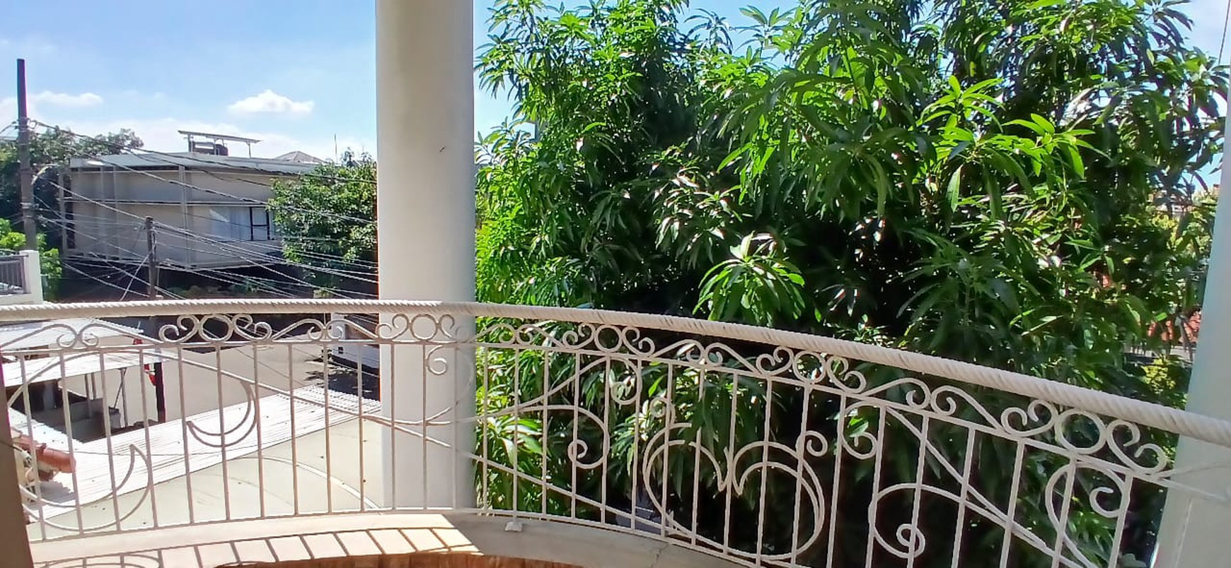 Rumah bagus siap huni beba Banjir di ciputat.