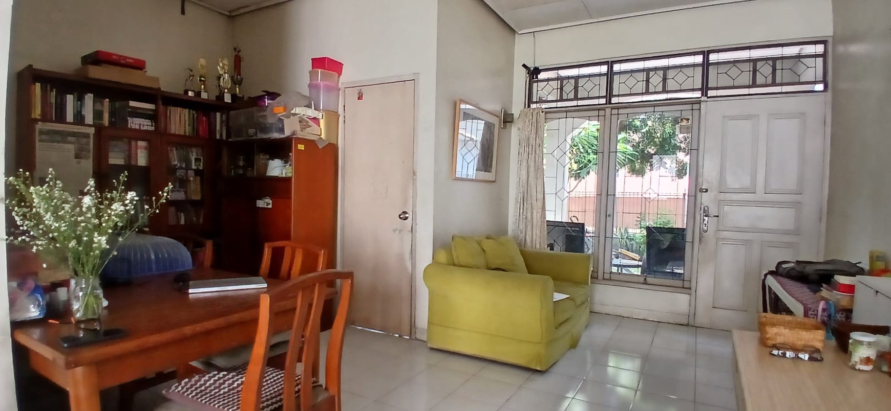 Rumah bagus siap huni di ciputat.