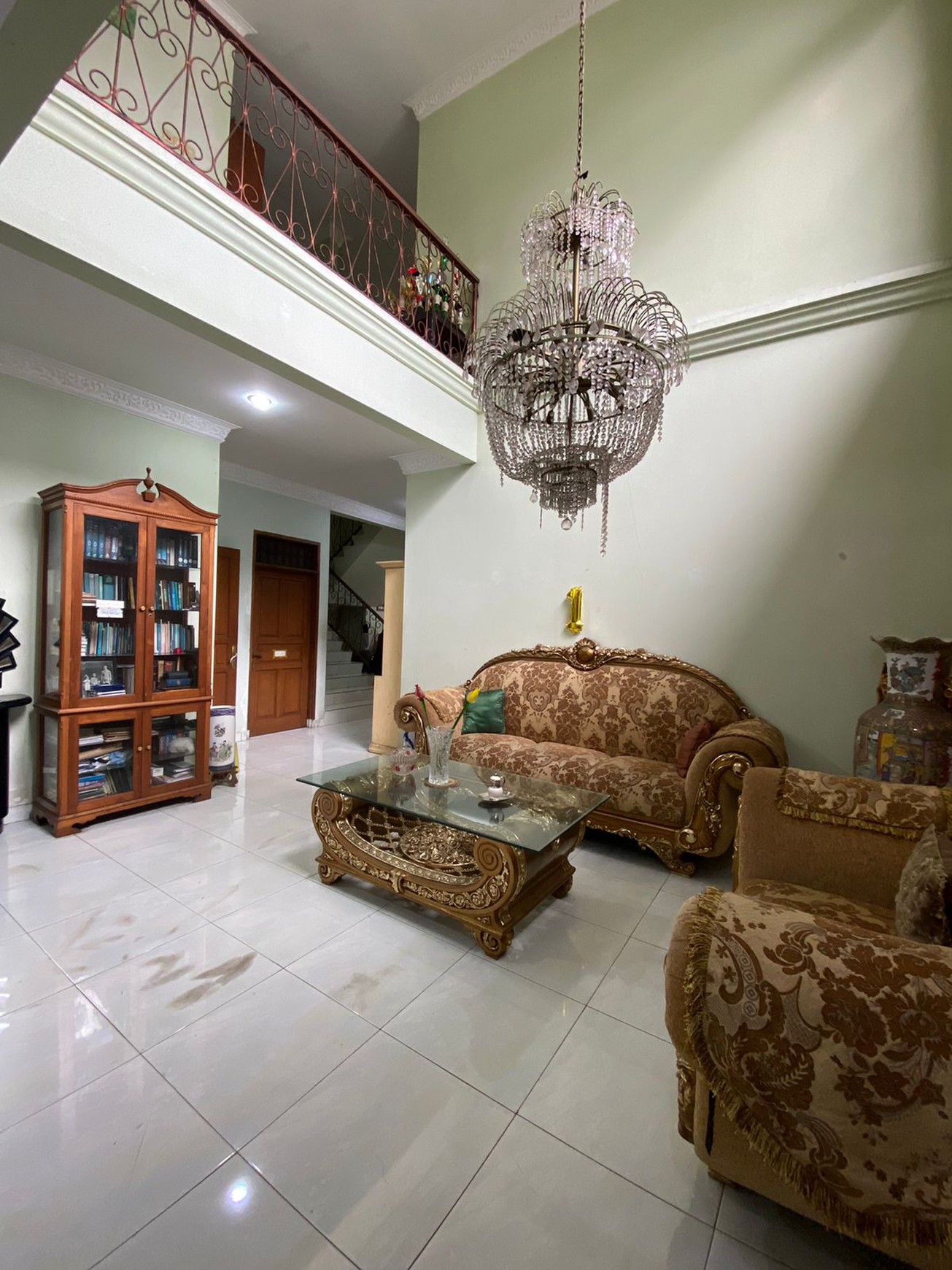 Rumah 2 lantai siap huni lokasi strategis di Bintaro Sektor 2