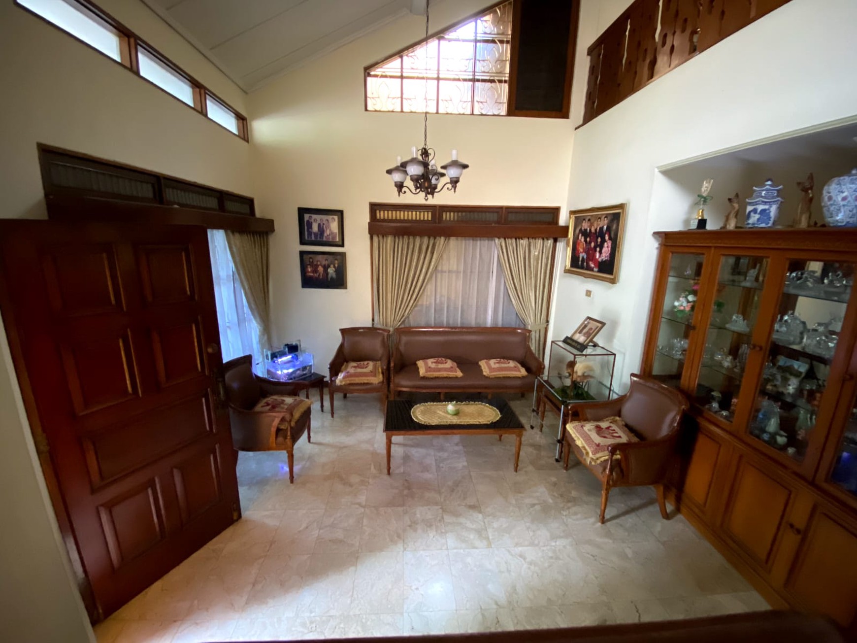 Rumah Asri, lingkungan aman dan nyaman, lokasi strategis di Bintaro Sektor 2