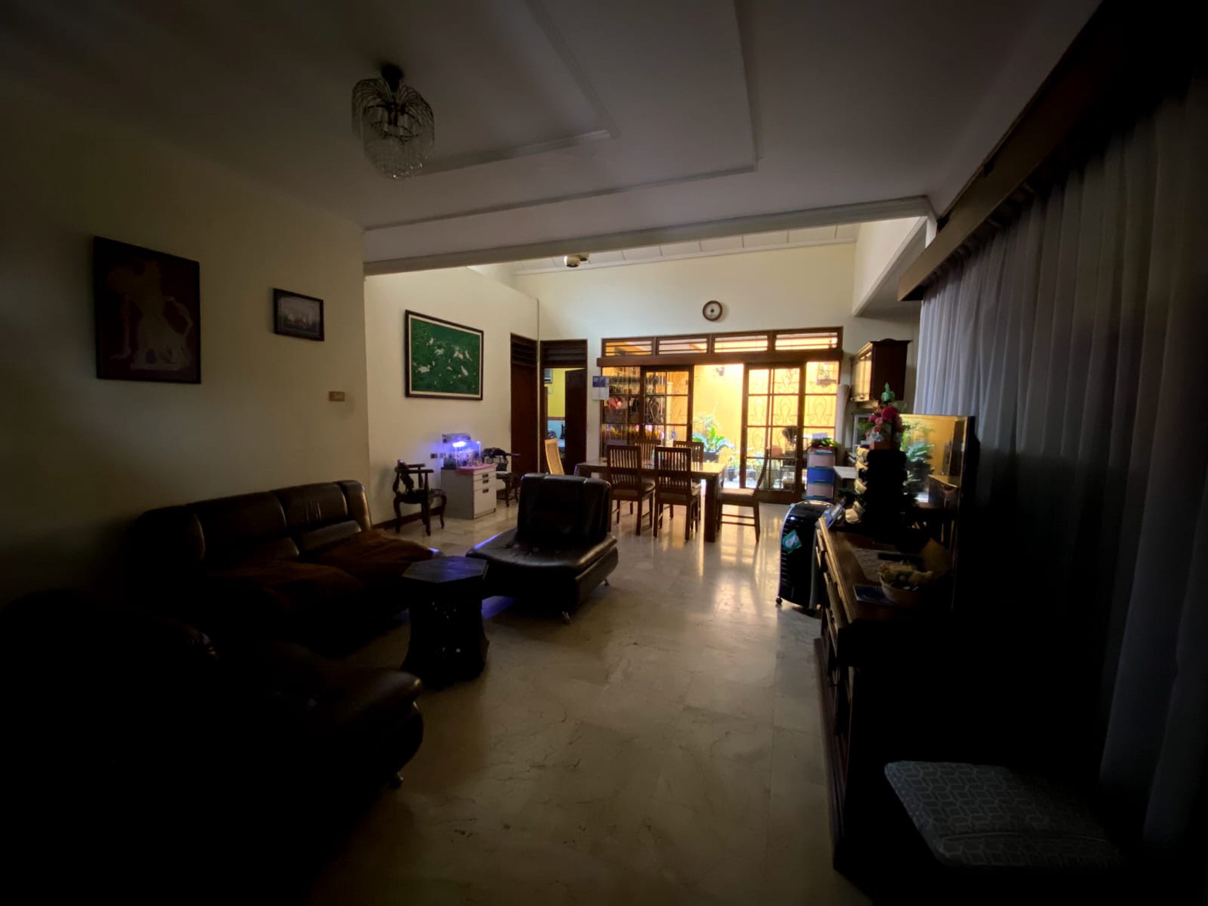 Rumah Asri, lingkungan aman dan nyaman, lokasi strategis di Bintaro Sektor 2